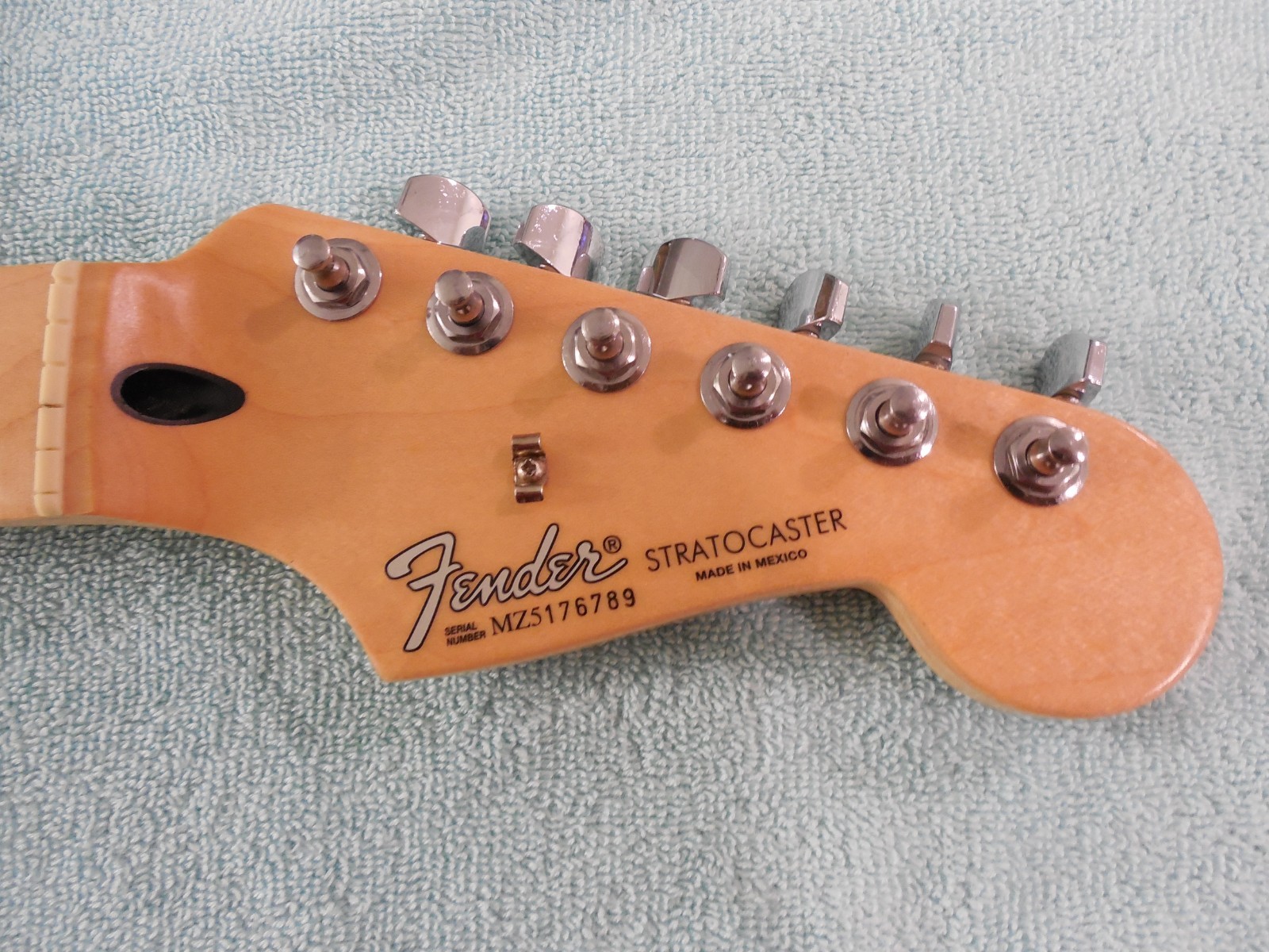 Fender Stratocaster MIM Maple Neck w/Tuners VGC Fender Stratocaster MIM Maple Neck w/Tuners VGC