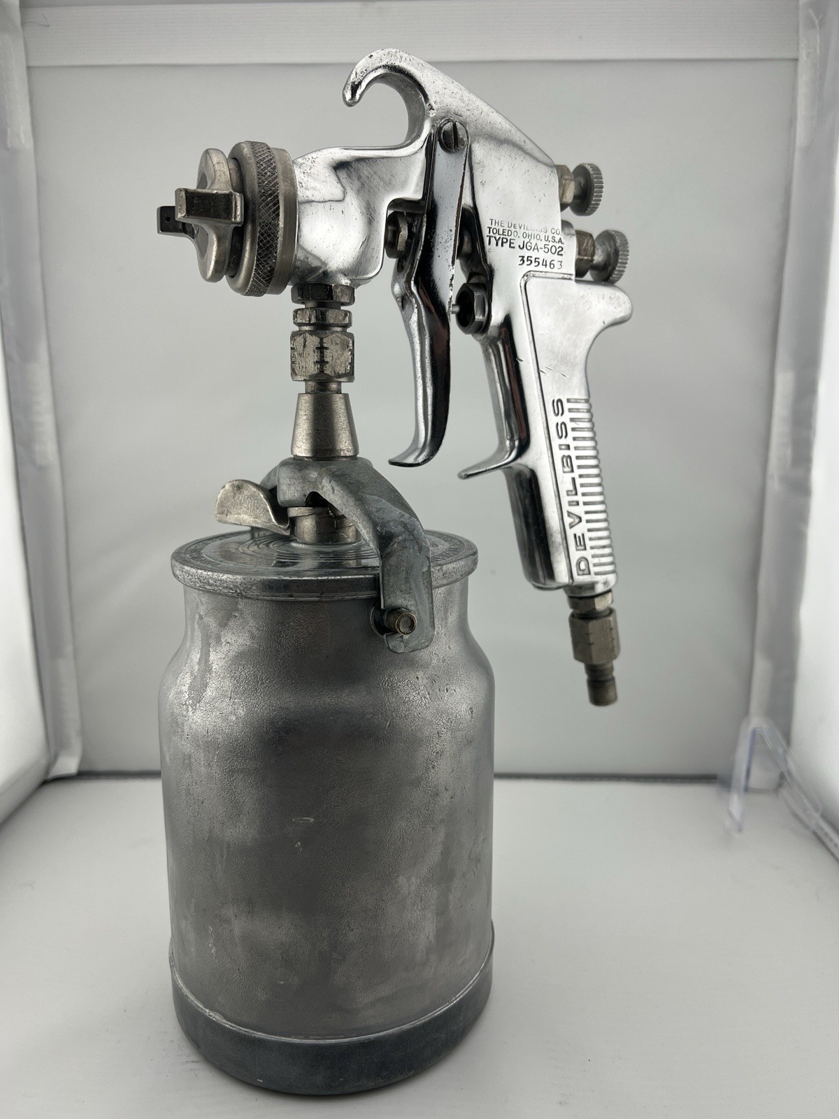 Vintage DeVilbiss JGA-502 Paint Spray Gun No. 30 Air Cap w/ Siphon Cup USA