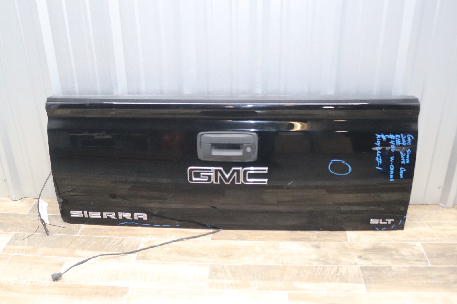 2014 2018 GMC SIERRA TAILGATE W/CAMERA OEM