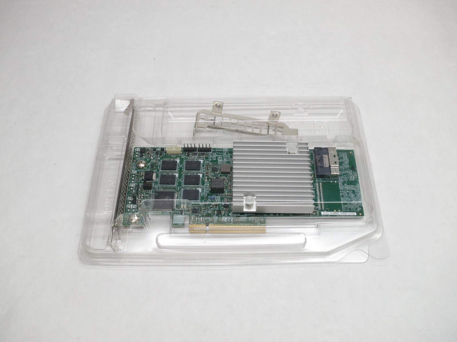 AOC-S3908L-H8iR-32DD SUPERMICRO 12Gb/s MULTI-PORT SAS PCIE GEN 4.0 RAID ADAPTER AOC-S3908L-H8iR-32DD SUPERMICRO 12Gb/s MULTI-PORT SAS PCIE GEN 4.0 RAID ADAPTER