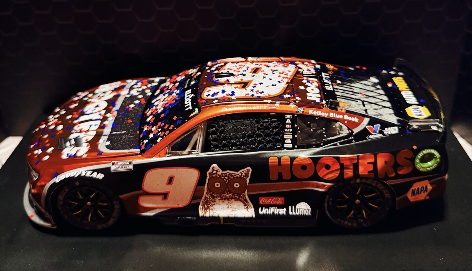 Chase Elliott 2024 Hooters Color Chrome Texas Win Elite Din# 63/150