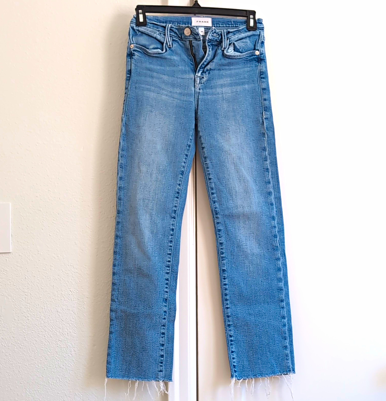 FRAME Women’s Light Wash Blue Denim Straight Jeans Frayed Hem Cotton 5-Pocket