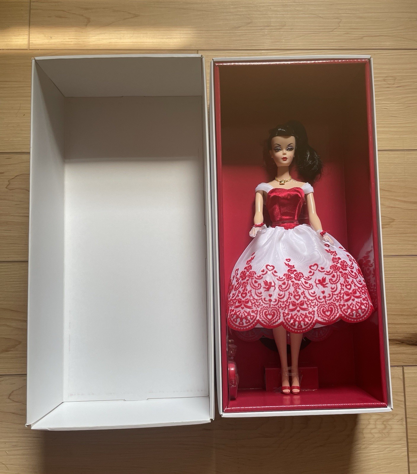 Mattel Barbie Cupid\'s Kisses Holiday Hostess Gold Label Fan Club Exclusive BCR06
