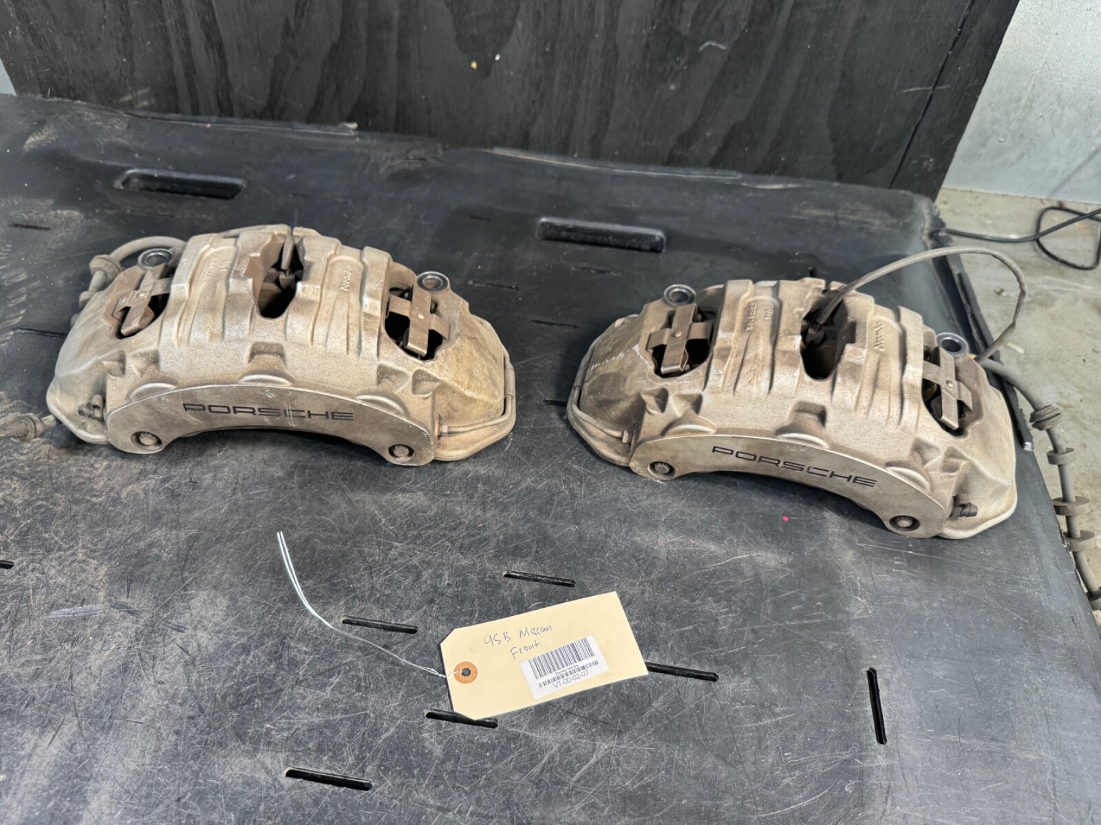 15-18 PORSCHE MACAN S 3.0L PAIR DRIVER PASSENGER FRONT CALIPERS OEM