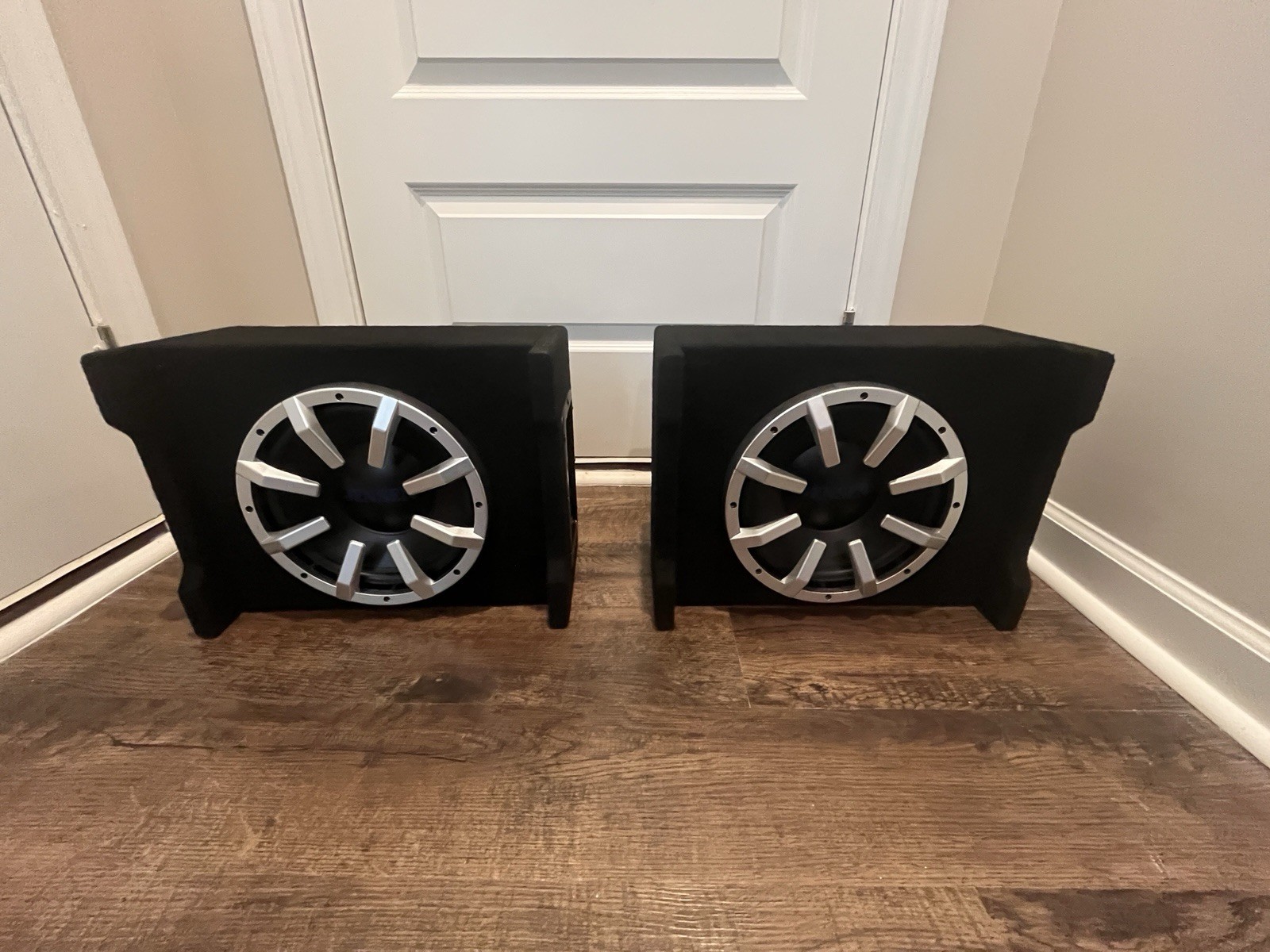 (2) Jensen J10ASB 10” Subwoofer w/Built In Amplifiers (2) Jensen J10ASB 10” Subwoofer w/Built In Amplifiers