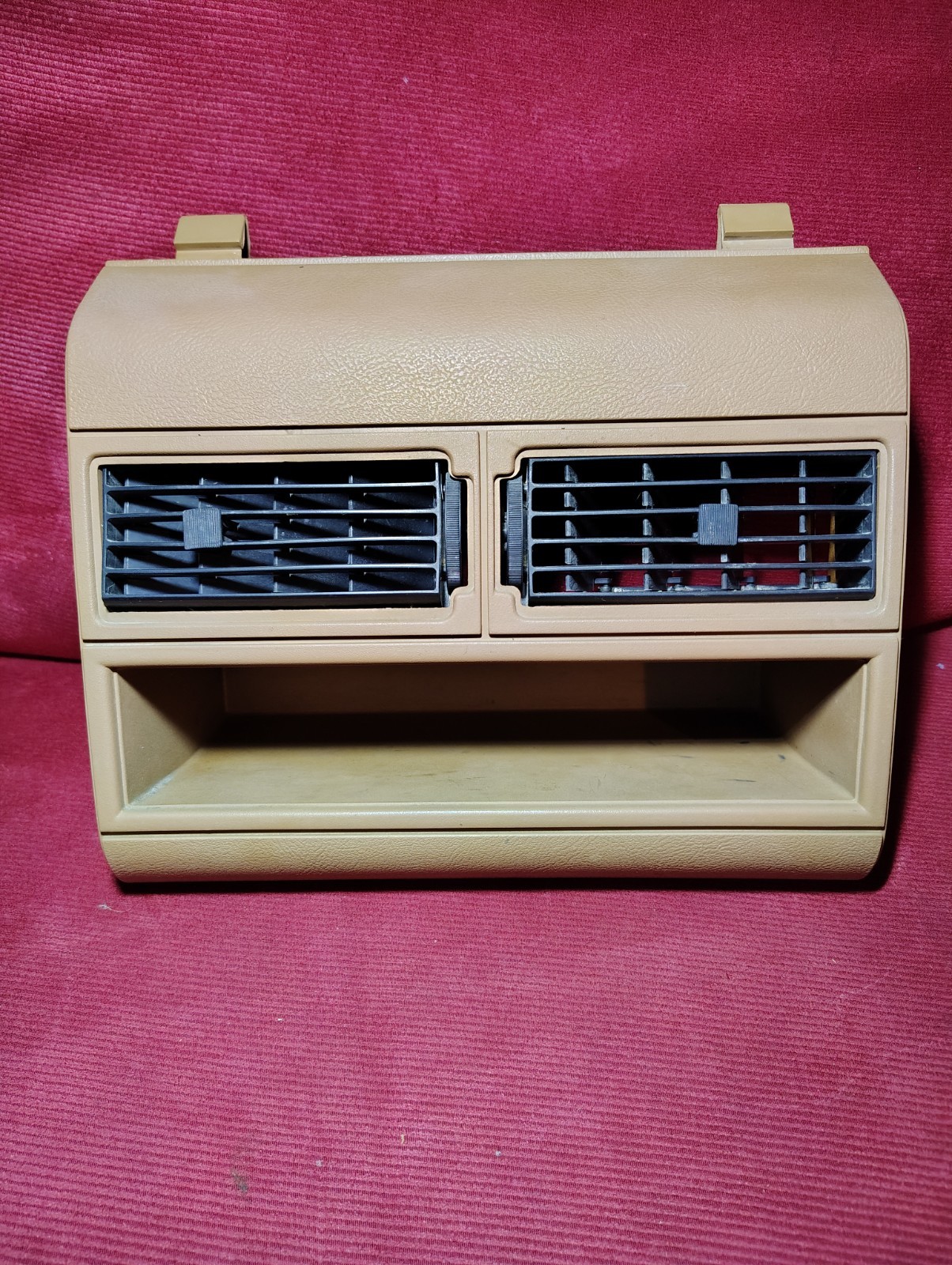 1988-1994 Chevy GMC OBS Center AC Vent Radio Bezel Dash Trim Panel GOLD OEM 1988-1994 Chevy GMC OBS Center AC Vent Radio Bezel Dash Trim Panel GOLD OEM