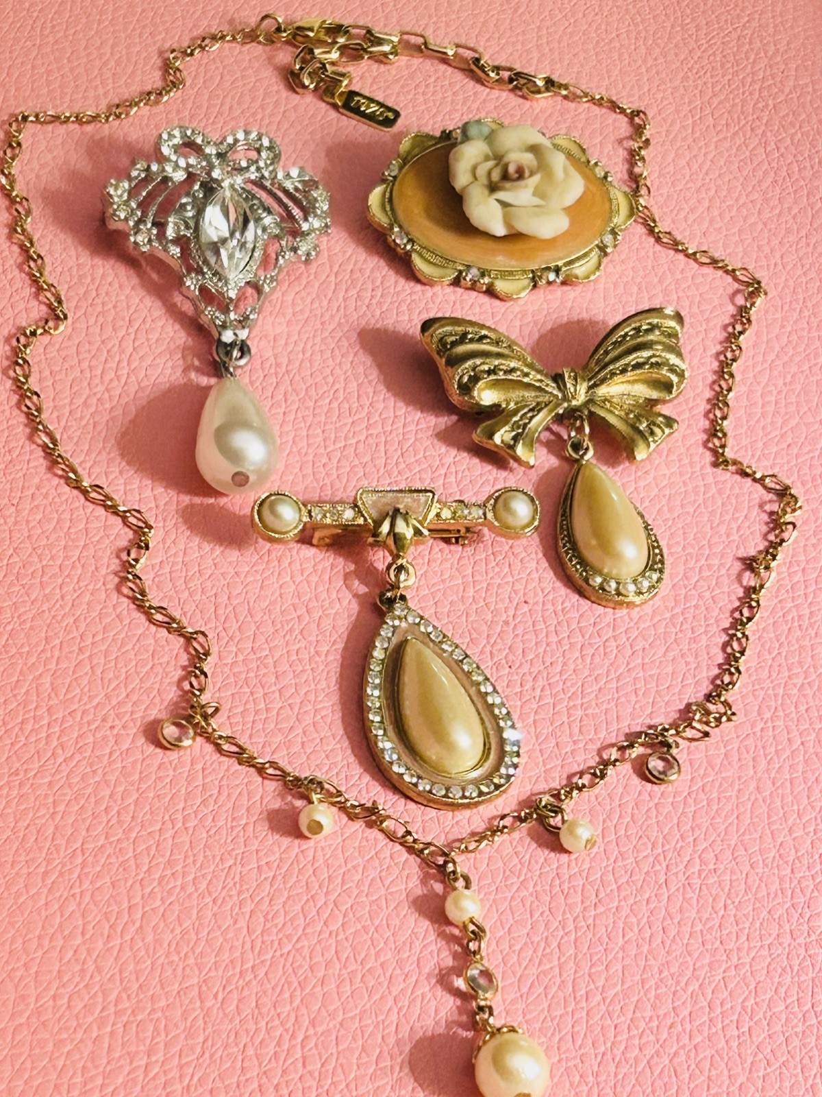 Vintage 1928 Jewelry Lot Necklace Brooches Romantic Victorian Vintage 1928 Jewelry Lot Necklace Brooches Romantic Victorian