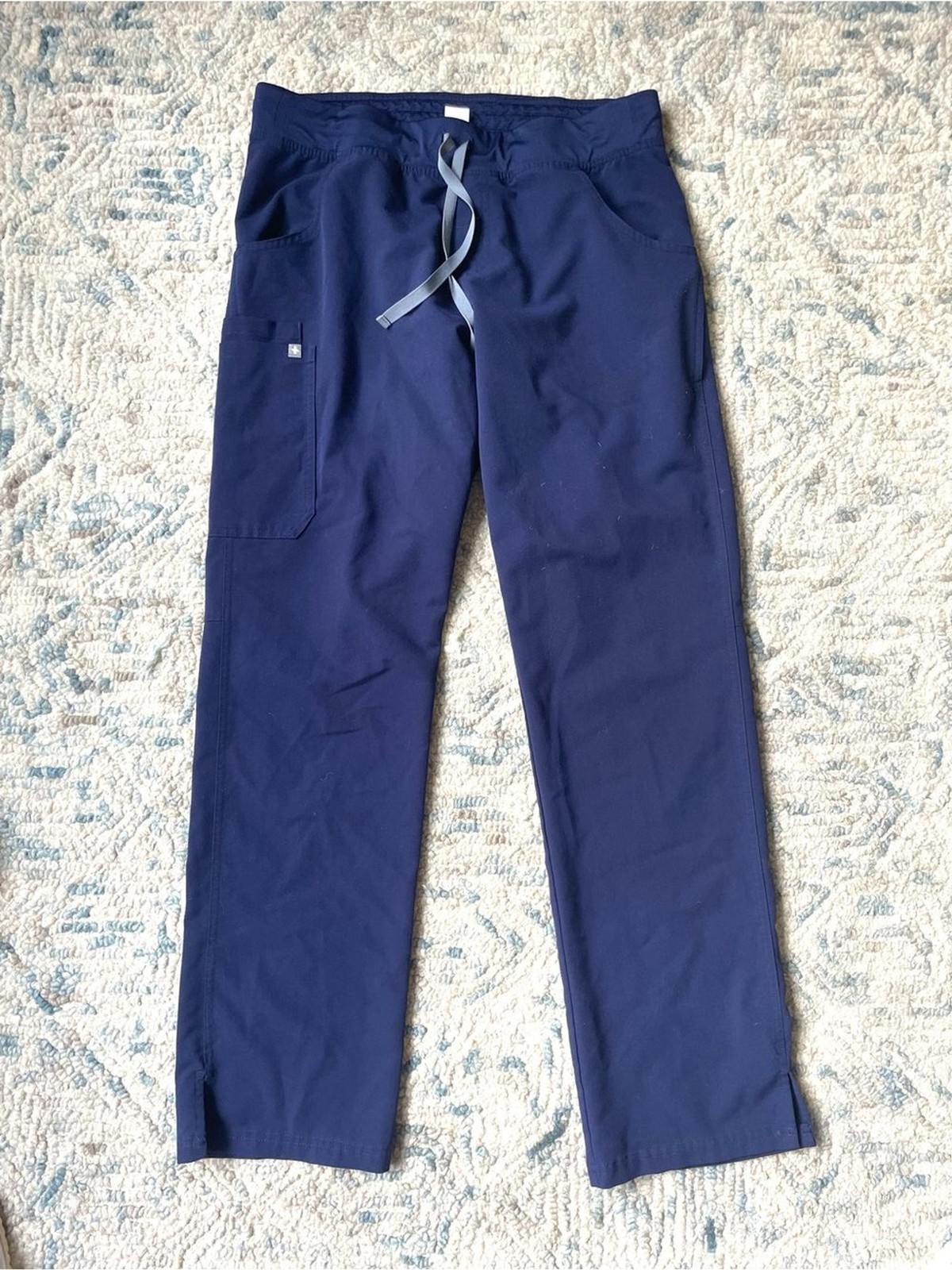 Figs Women\'s Kade Cargo Scrub Pants Size L Style #T21004T Navy Nursing Figs Women\'s Kade Cargo Scrub Pants Size L Style #T21004T Navy Nursing