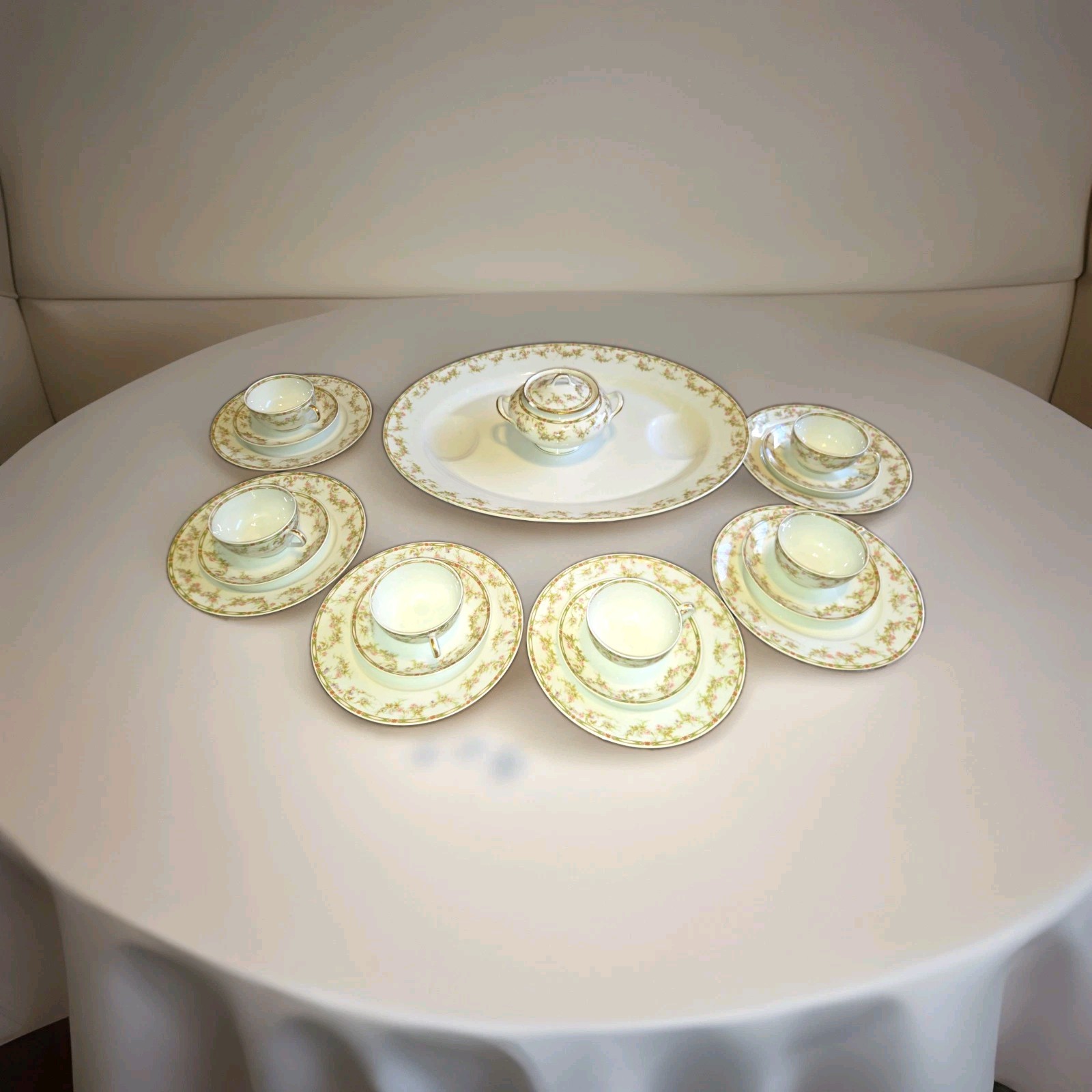 Theodore Haviland Limoges 20 Pieces. Great Condition Save A Small Chip. 140$ OBO Theodore Haviland Limoges 20 Pieces. Great Condition Save A Small Chip. 140$ OBO