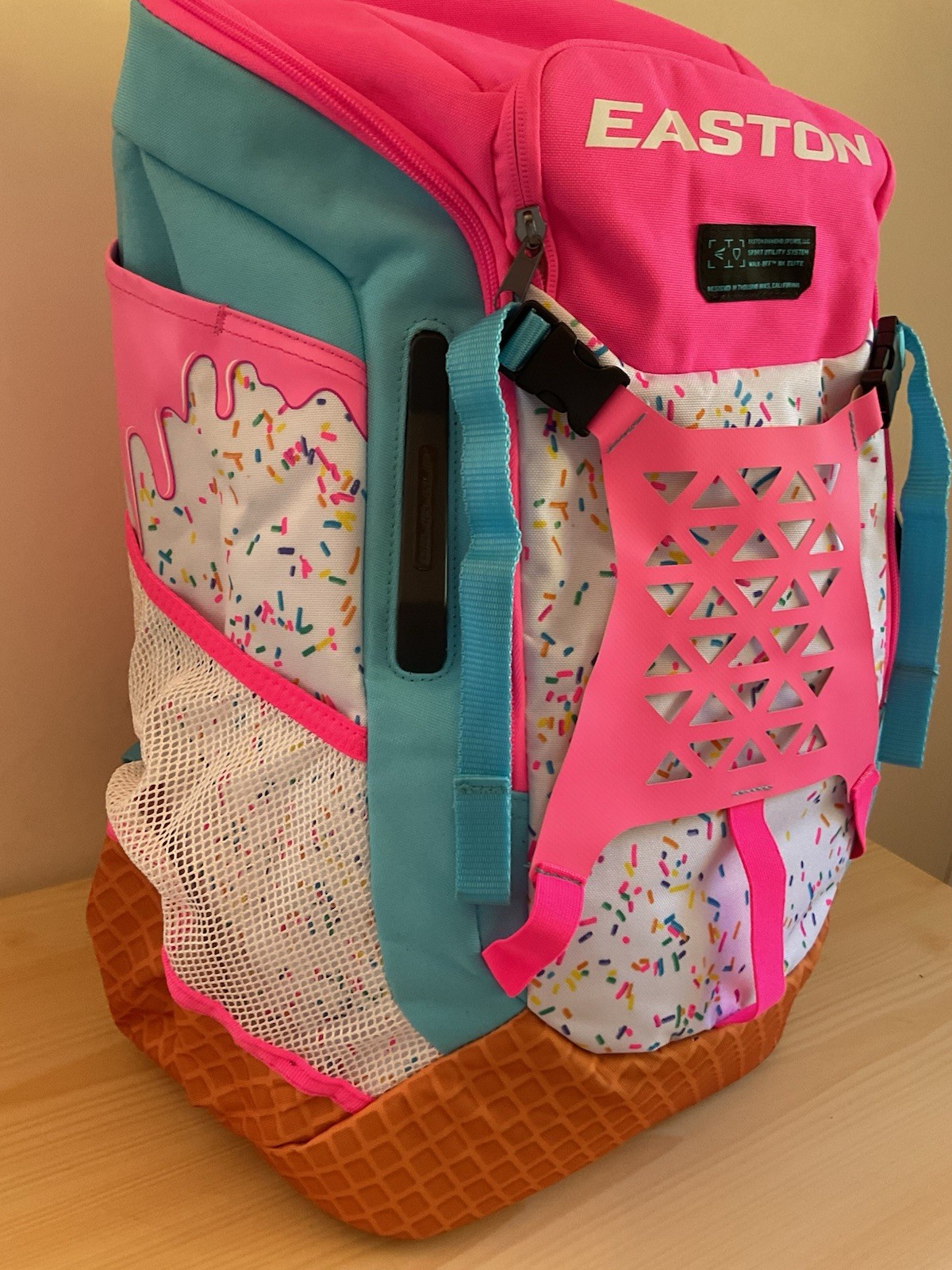 Easton Walk-Off NX Elite Baseball Softball Bat BackPack Rare Pool Party IceCream Easton Walk-Off NX Elite Baseball Softball Bat BackPack Rare Pool Party IceCream