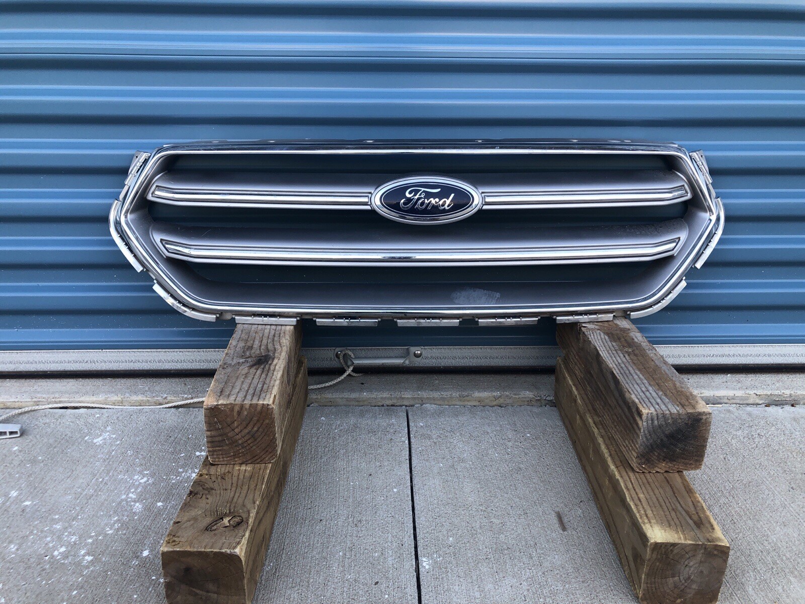 OEM 2017-2019 FORD ESCAPE FRONT GRILLE GJ54-8200-BDW