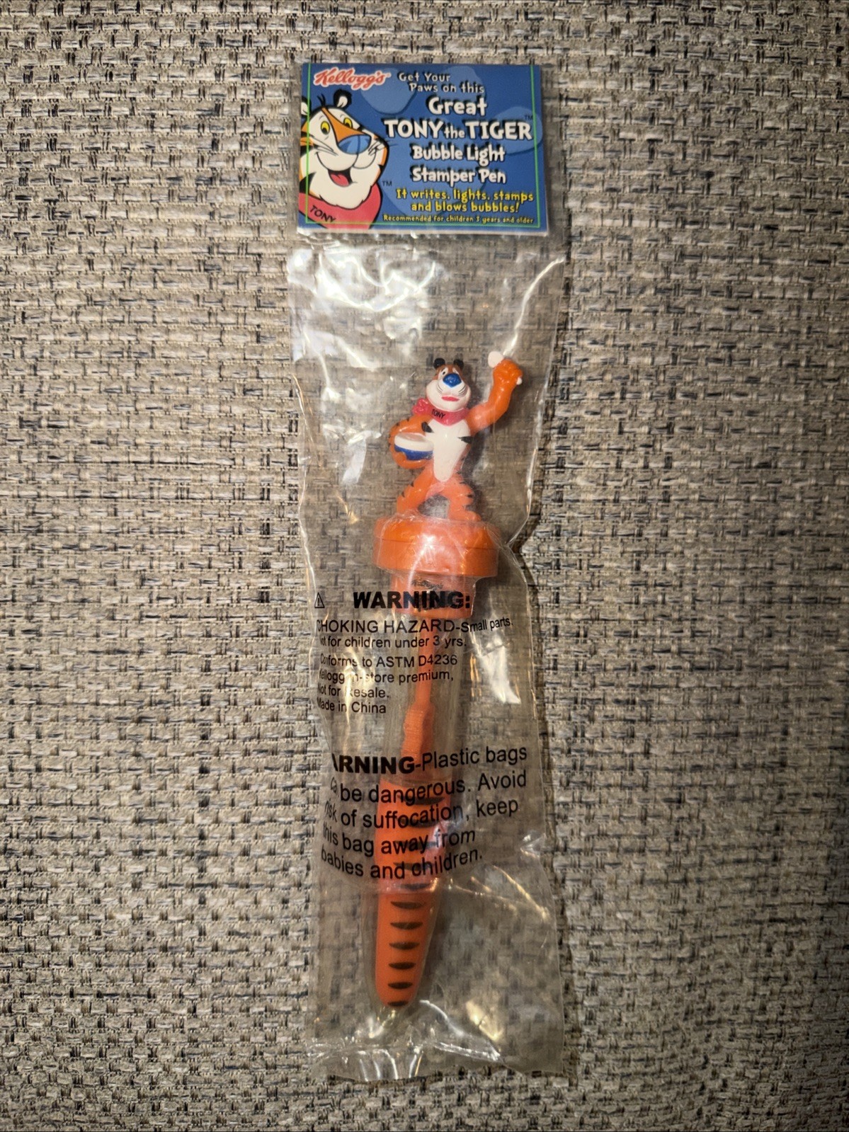 VINTAGE 2002 KELLOG\'S TONY THE TIGER BUBBLE LIGHT STAMPER PEN NEW SEALED