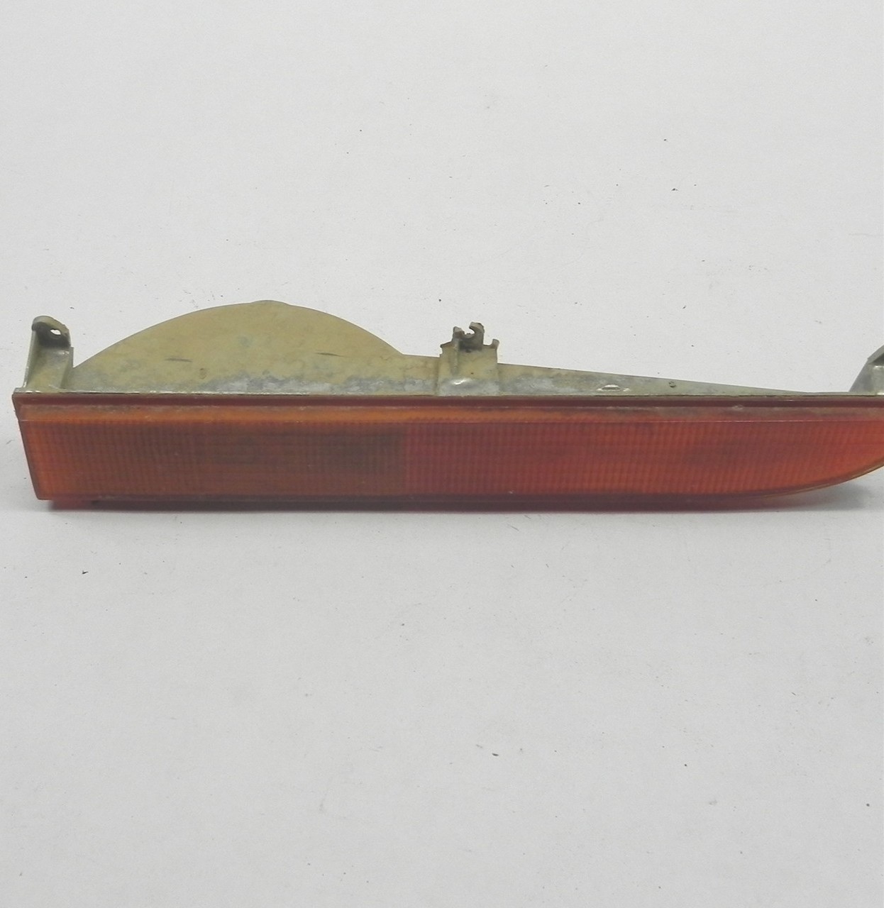 VTG 1979-1983 AMC EAGLE FRONT TURN SIGNAL LENSES  #3237311 CENTER MOUNT DAMAGE