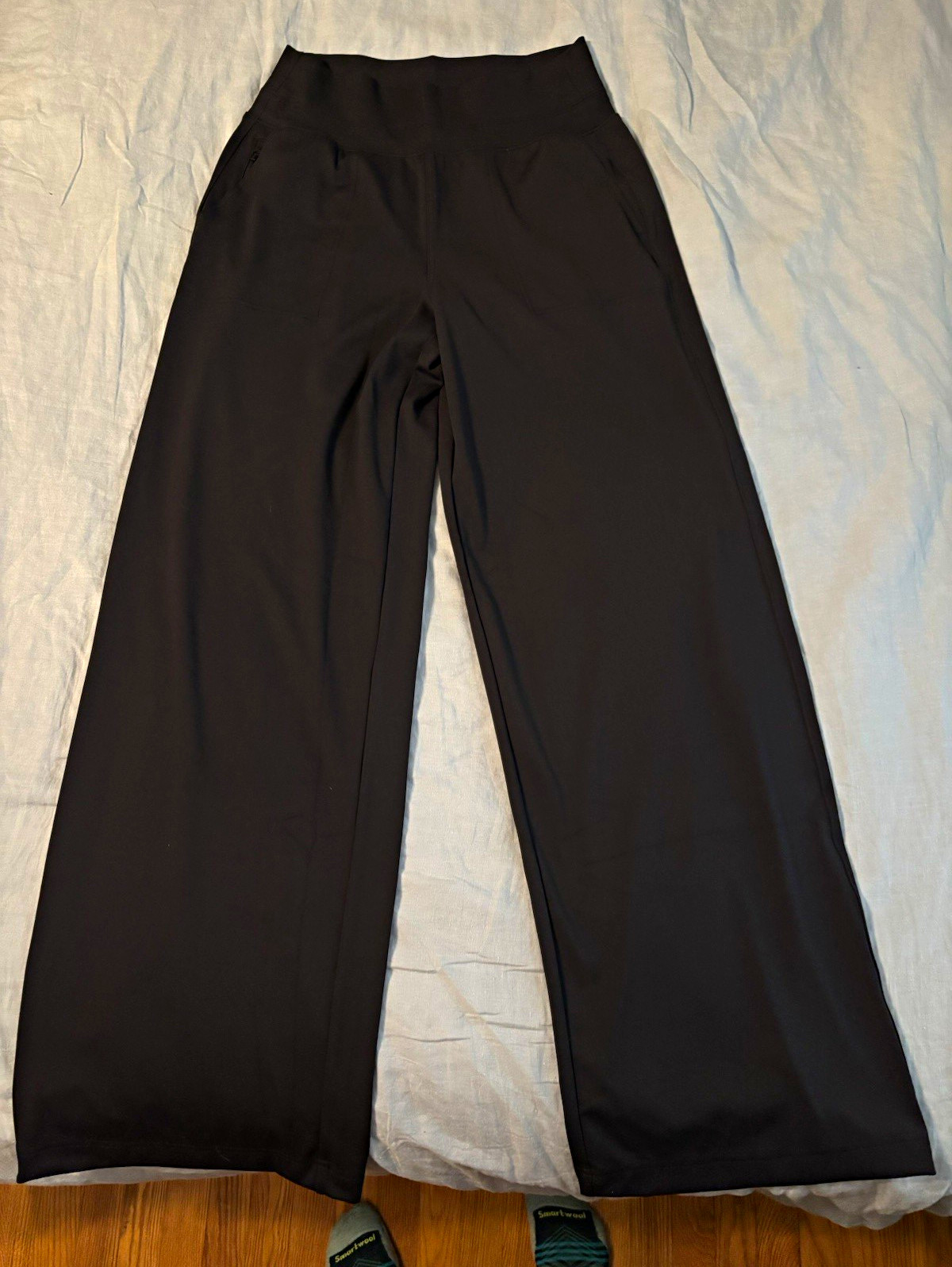 Athleta Women’s Black Ankle Pants M Tall Polyester Blend 32\