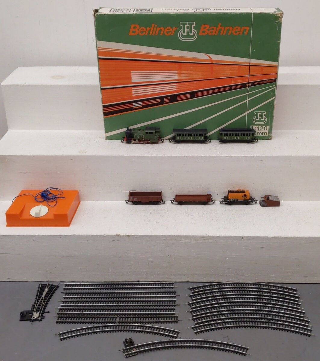 TT Vintage TT Scale German Federal Railway Berliner Bahnen Passenger Starter Set