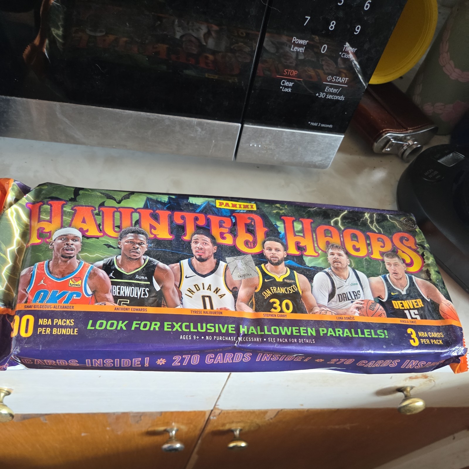 2023-24 Panini Haunted Hoops NBA Halloween 90 Packs In Box 270 Cards 