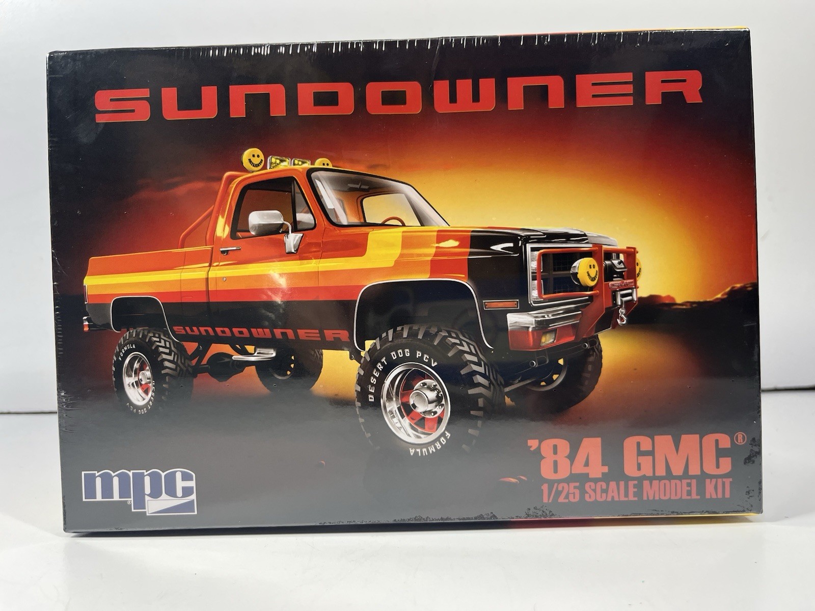 🔥MPC 1025 1:25 Scale Sundowner Squarebody 1984 GMC Pickup Truck Model Kit
