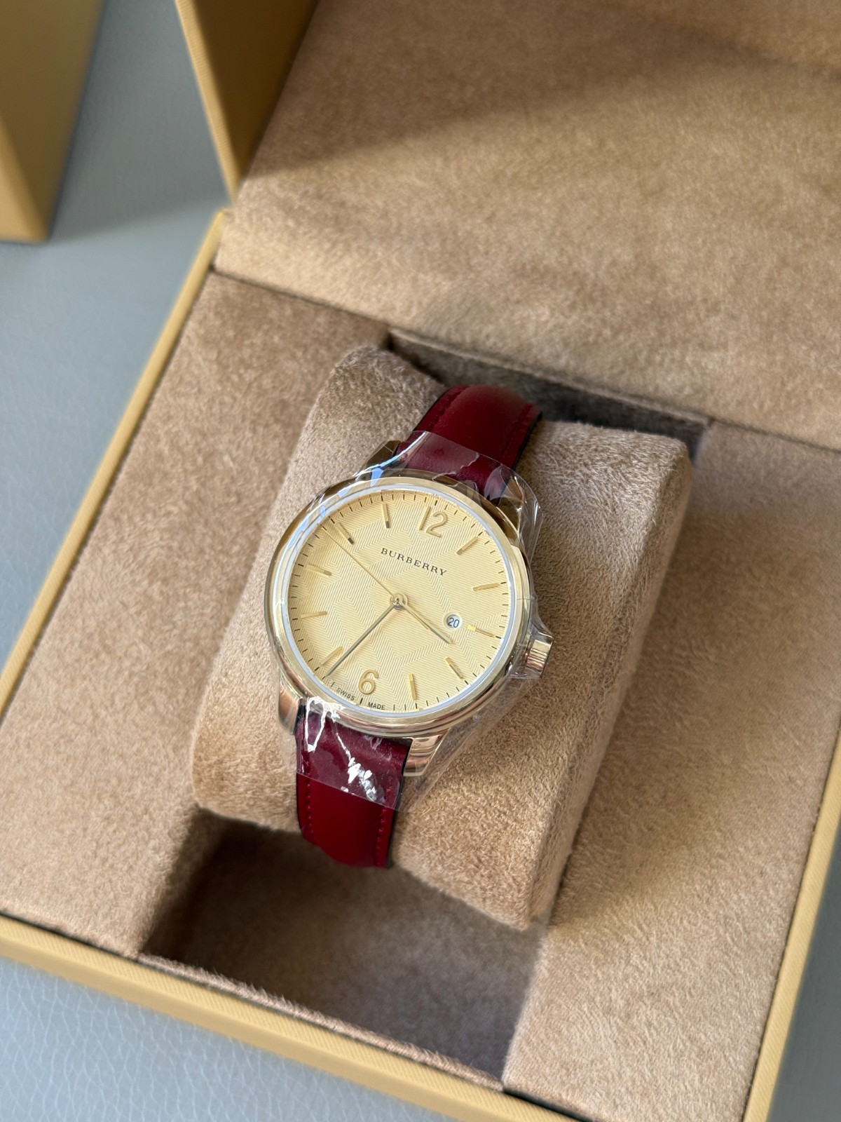 Brand New Burberry BU10102 The Classic Red Gold Tone Steel 32 mm Women\'s Watch
