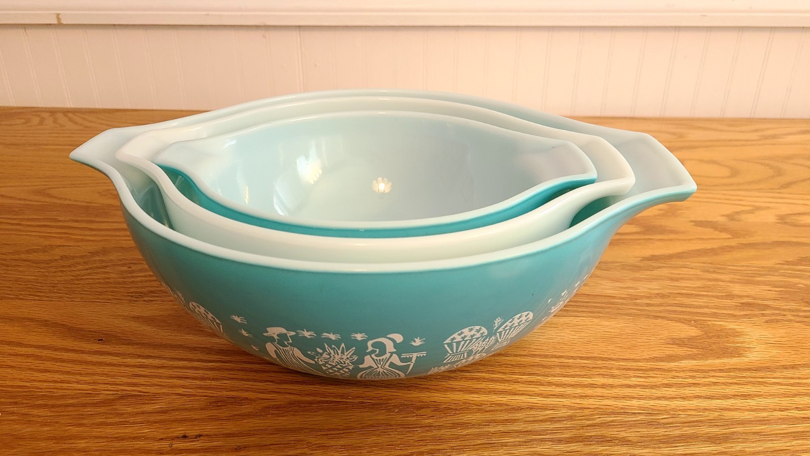 Vintage Pyrex Amish Blue Butterprint Cinderella Nesting Bowls Set of 3 Vintage Pyrex Amish Blue Butterprint Cinderella Nesting Bowls Set of 3