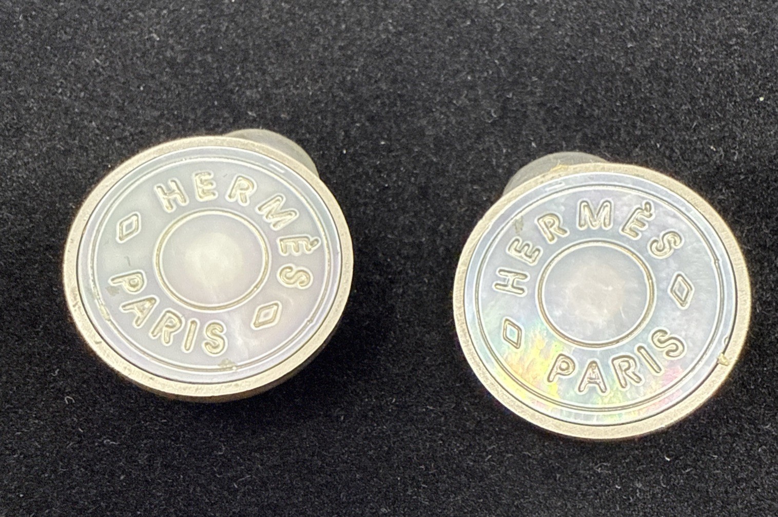 HERMES BIJOUTERIE FANTAISIE Serie Clou de Selle Shell Earrings HERMES BIJOUTERIE FANTAISIE Serie Clou de Selle Shell Earrings