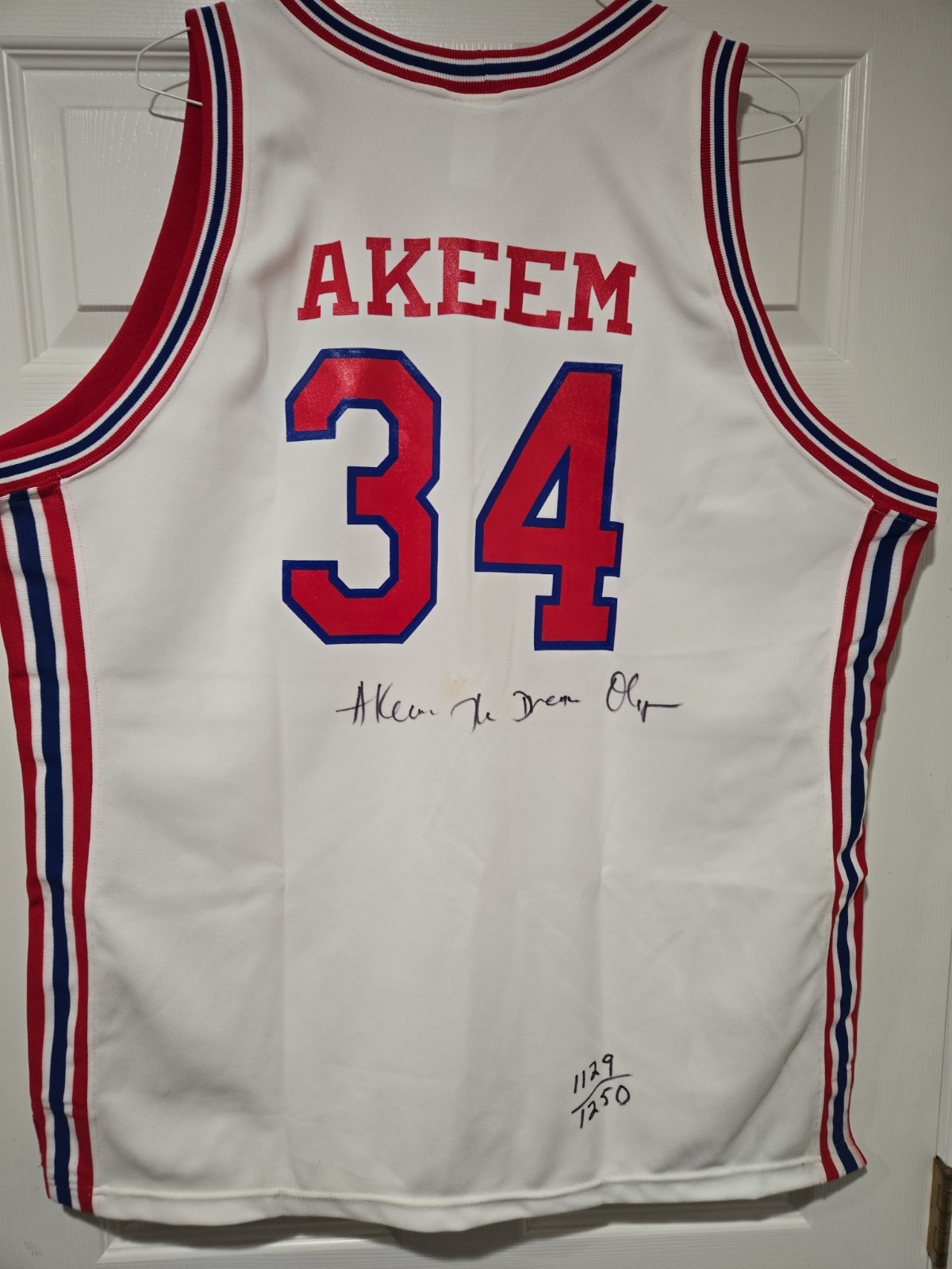 Hakeem (Akeem) Olajuwon Houston Cougars Signed Authentic LE Jersey /1250 see pix Hakeem (Akeem) Olajuwon Houston Cougars Signed Authentic LE Jersey /1250 see pix