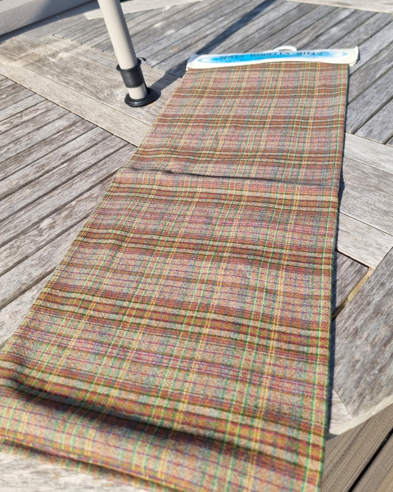 VINTAGE Welsh woven plaid wool tweed fabric Ffeatri Wlân Siwan Skirt Length BNNU
