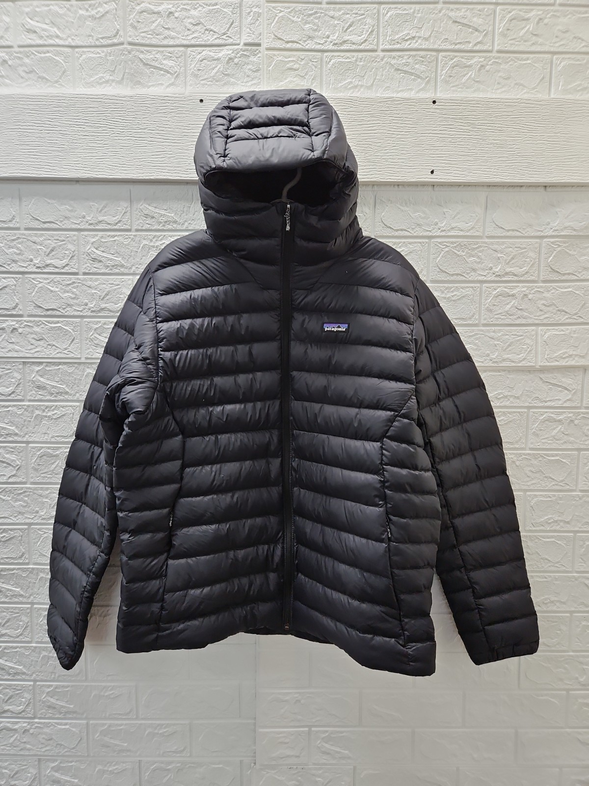 New Patagonia Men\'s Down Sweater Hoody Black Sz XL New Patagonia Men\'s Down Sweater Hoody Black Sz XL