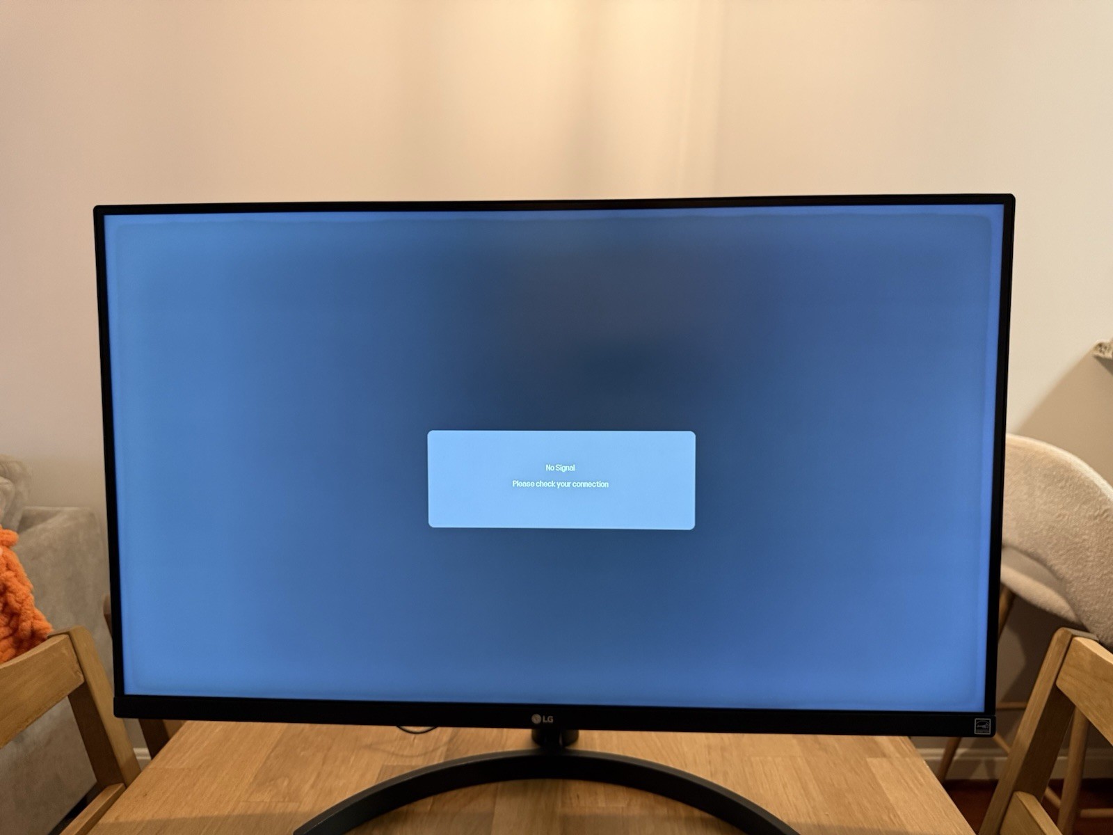 LG 32BN50U-B – 32” 4K UHD LG 32BN50U-B – 32” 4K UHD