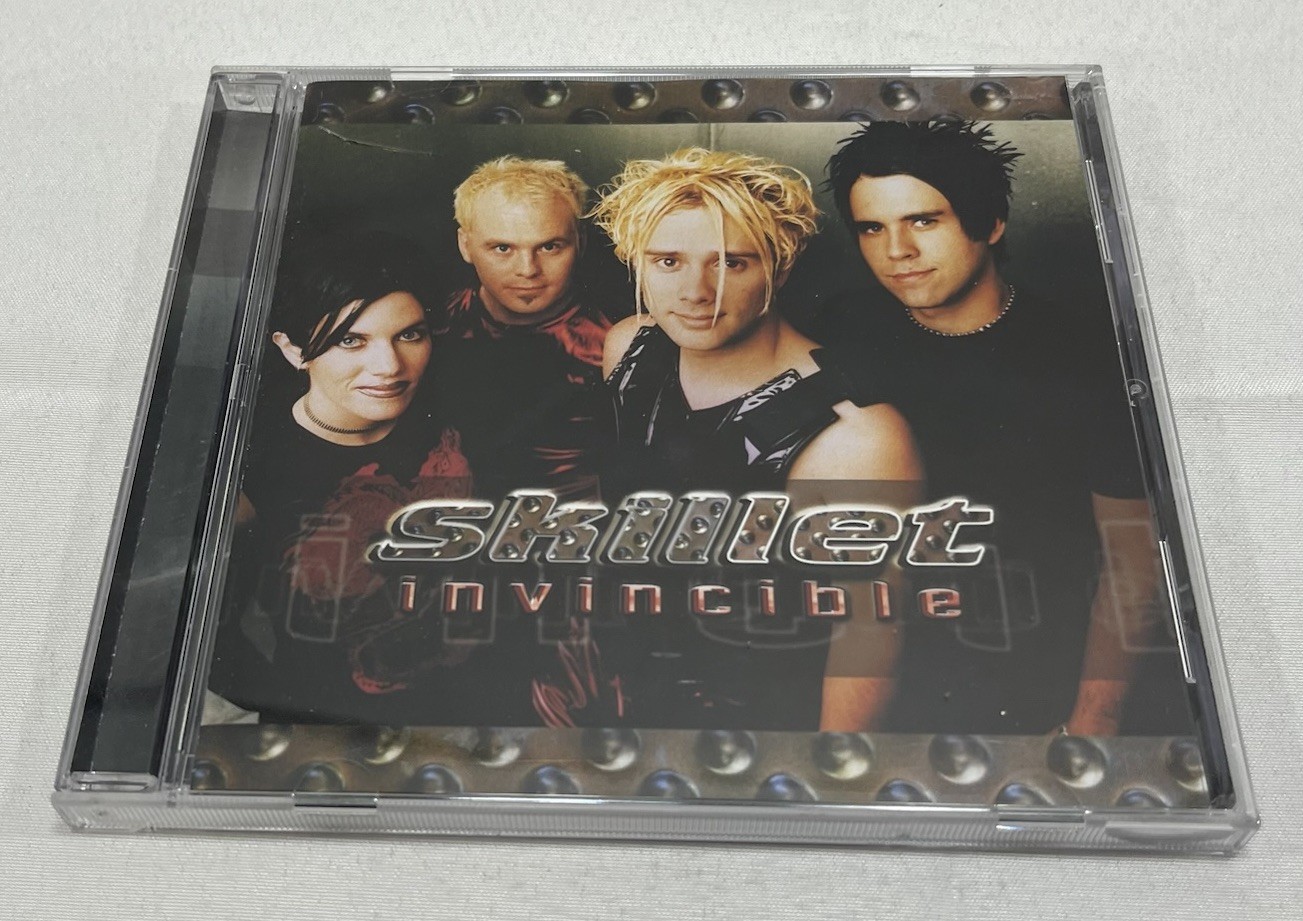 SKILLET - Invincible - CD RARE - Christian Rock SKILLET - Invincible - CD RARE - Christian Rock