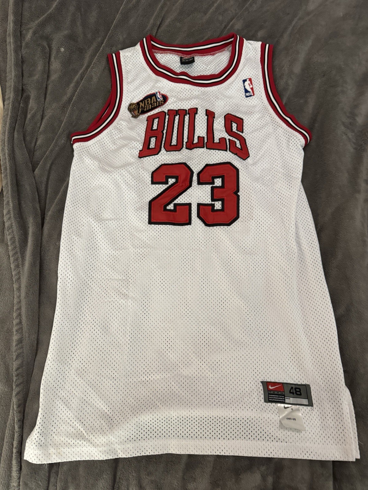 Vintage 1997-98 Nike Michael Jordan Bulls #23 NBA Finals Jersey 48