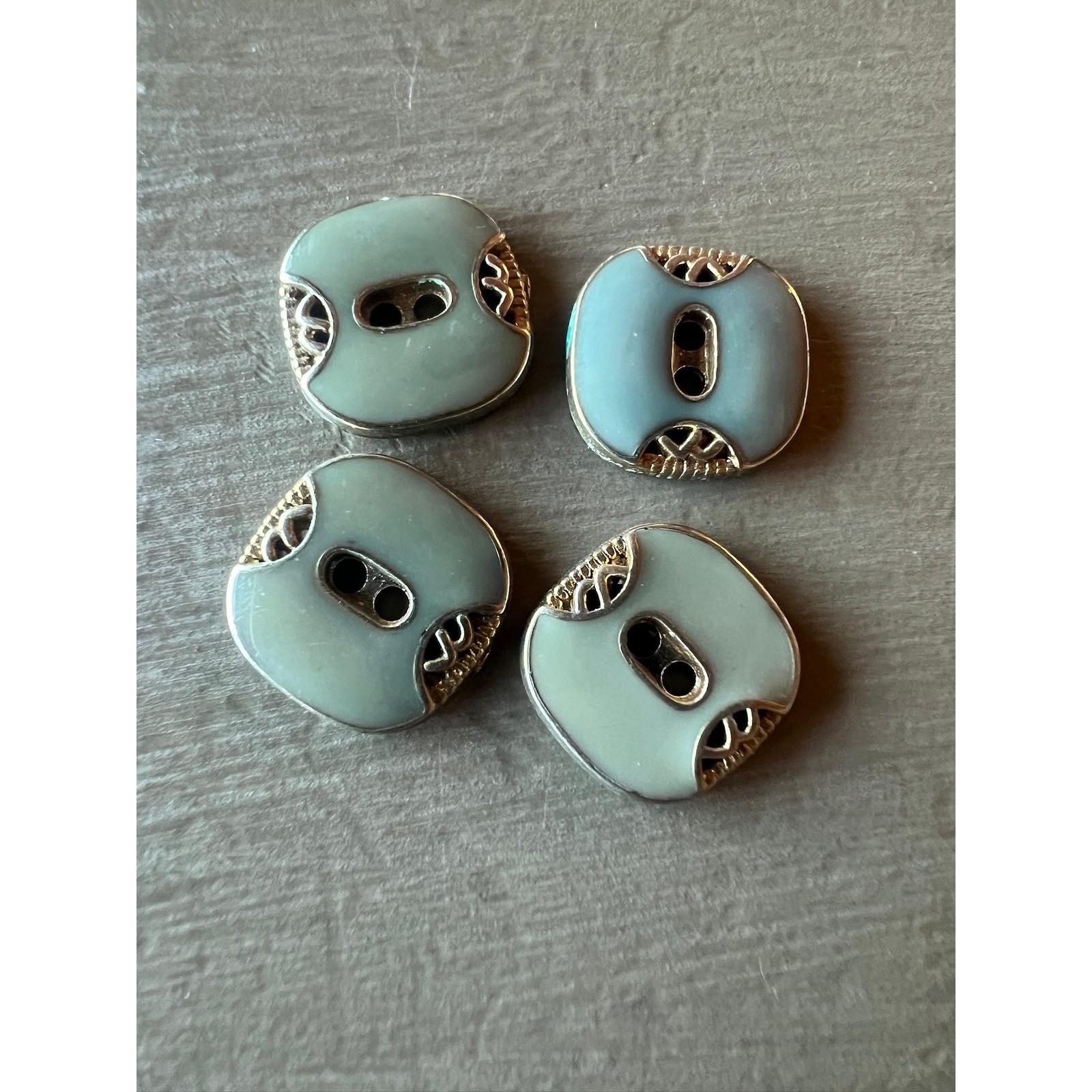 Vintage Buttons 0.5\