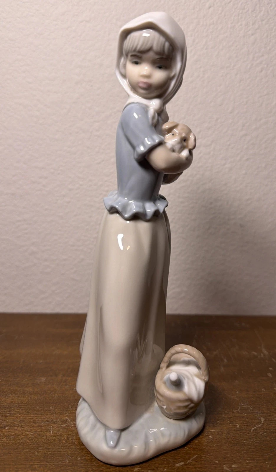Lladro' NAO Glossy Figurine Girl Holding Puppy & Picnic Basket Lladro' NAO Glossy Figurine Girl Holding Puppy & Picnic Basket