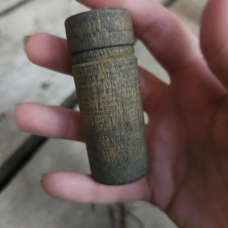 Vintage Pflueger Bull Dog No 2/0 Carlisle Fish Hook Wooden Container Antique 