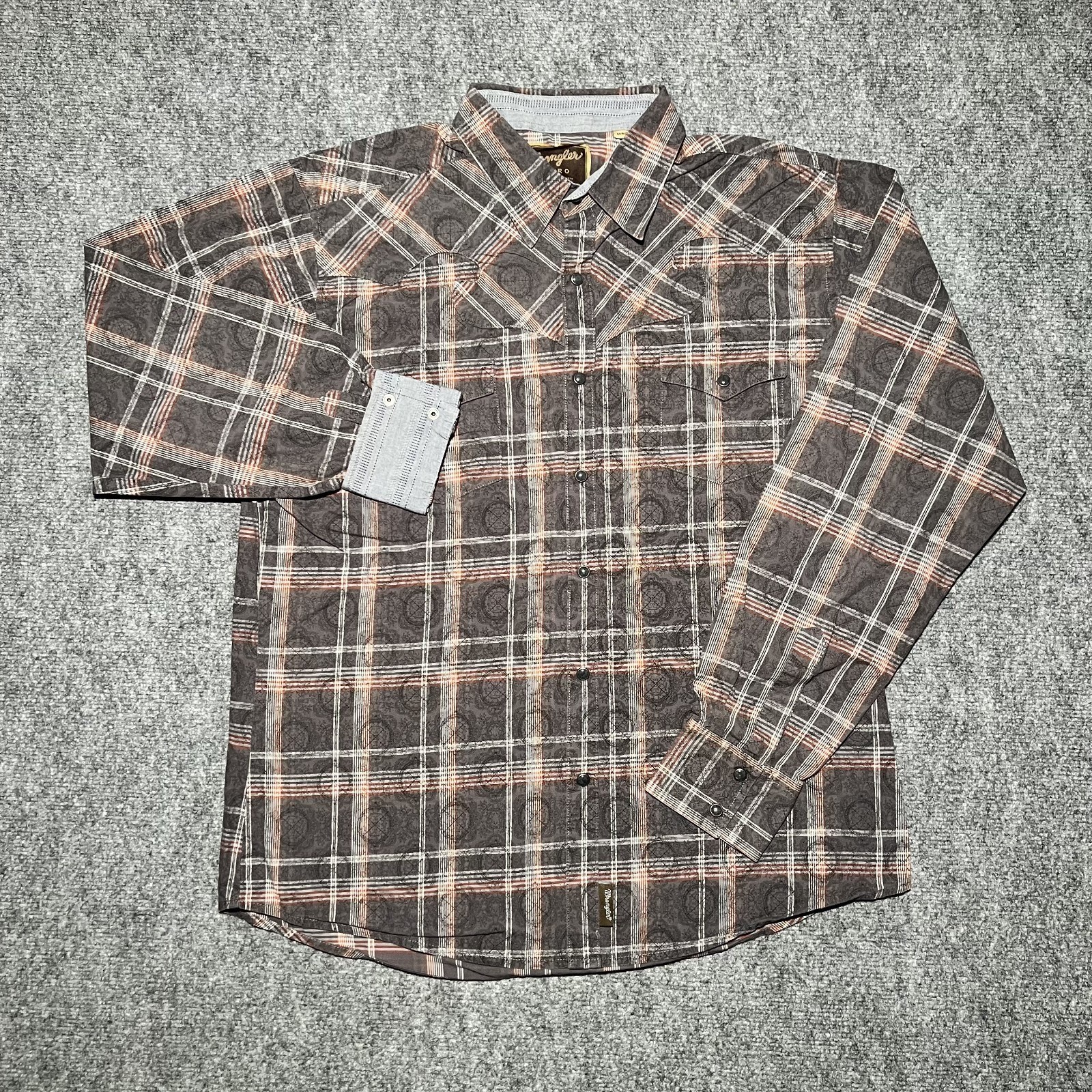 Vintage Wrangler Retro Pearl Snap Western Shirt XL Long Sleeve Gray Geometric Vintage Wrangler Retro Pearl Snap Western Shirt XL Long Sleeve Gray Geometric