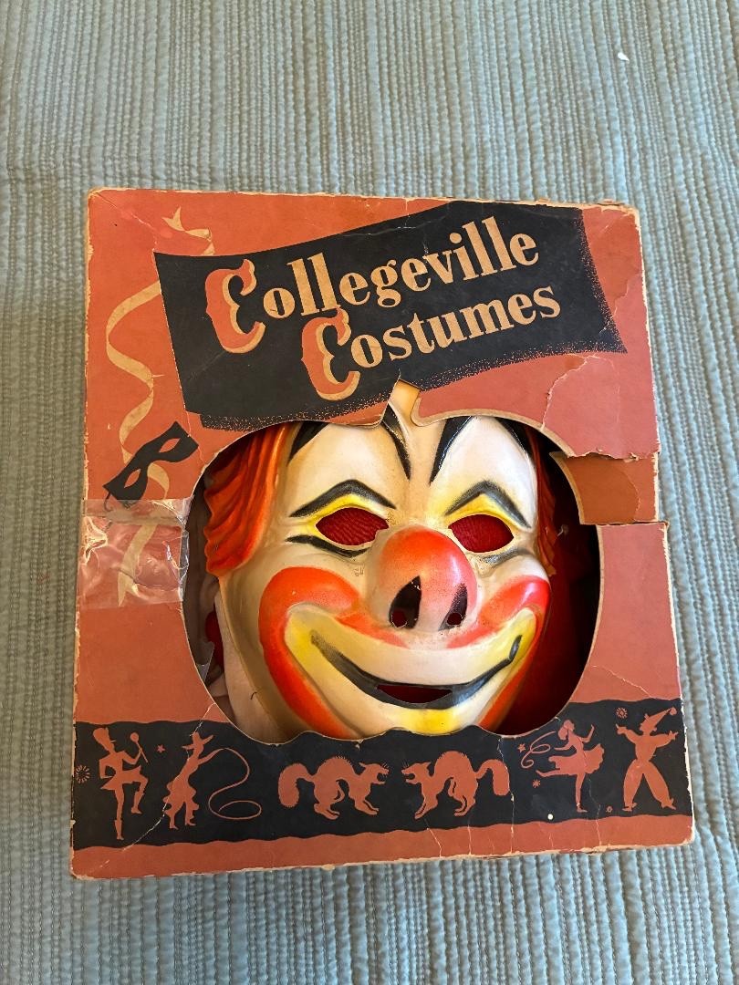 Vintage 1957 Collegeville Costumes, CLOWN #500 Complete with Original Box Vintage 1957 Collegeville Costumes, CLOWN #500 Complete with Original Box