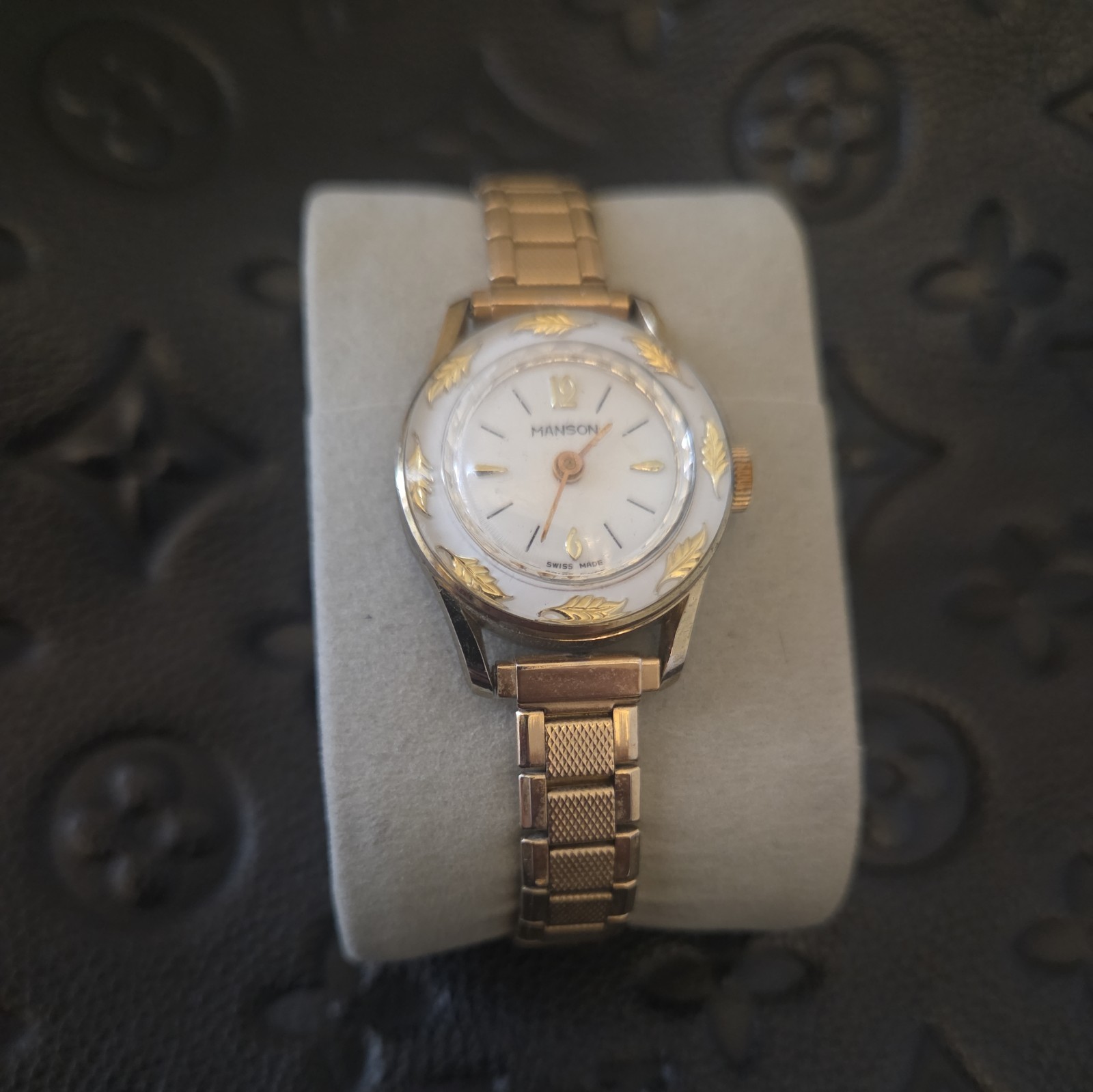 Vintage Ladies MANSON Swiss Made Antimagnetic Windup Wristwatch NEW BRACELET Vintage Ladies MANSON Swiss Made Antimagnetic Windup Wristwatch NEW BRACELET
