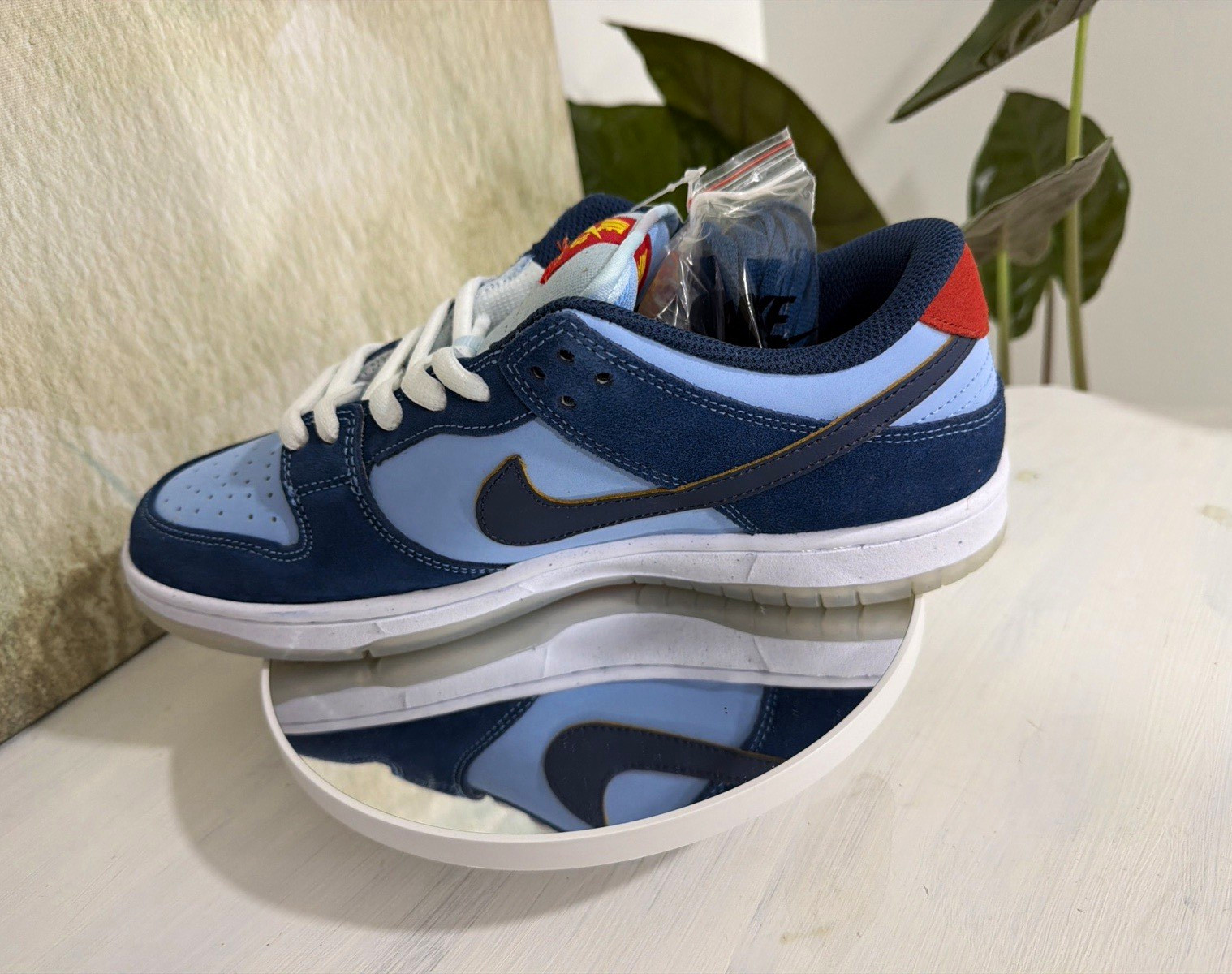 Nike SB Dunk Low Skate Shoes Blue w/ Extra Laces US 11.5 Medium D Nike SB Dunk Low Skate Shoes Blue w/ Extra Laces US 11.5 Medium D