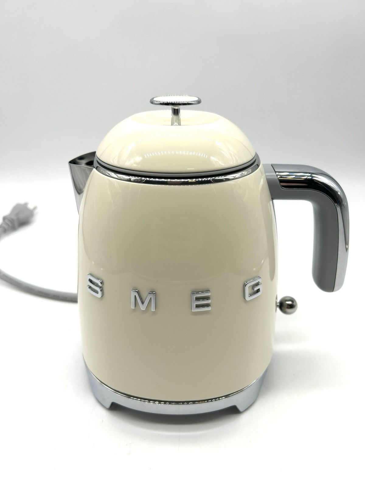 USED - SMEG Mini Electric Kettle (3 Cups) – Retro-Style - Cream