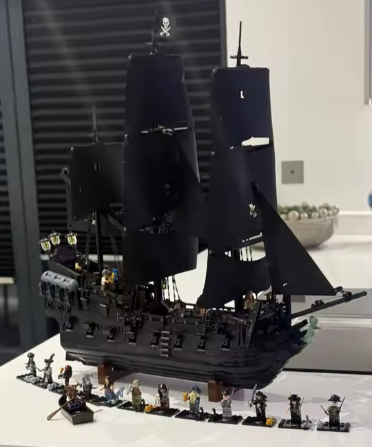 NEW 2025 2862 PCS Black Pearl Pirate Ship Unbranded Building Block Set