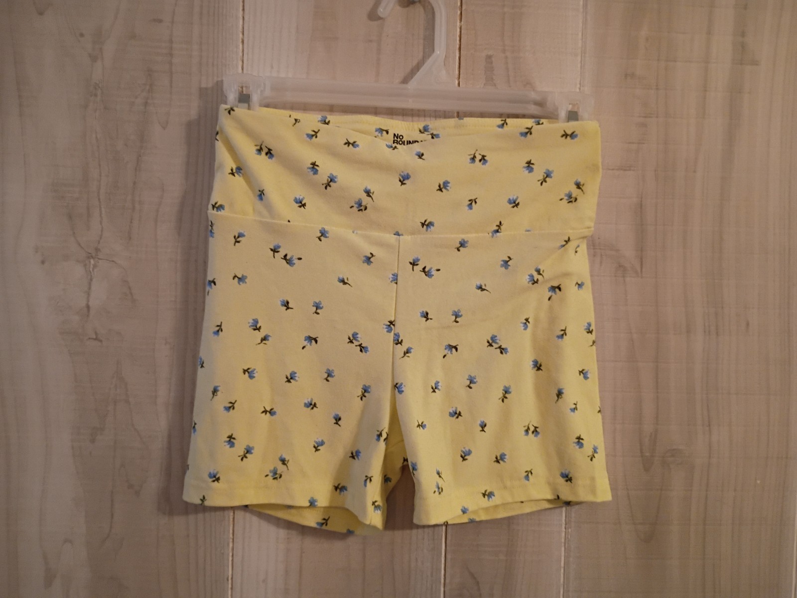 No Boundaries Yellow Floral Shorts 3\