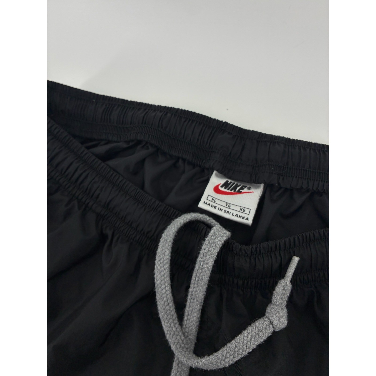 VNT 90\'s Nike Windbreaker Track Pants Black XL Nylon Joggers Zipper Ankle