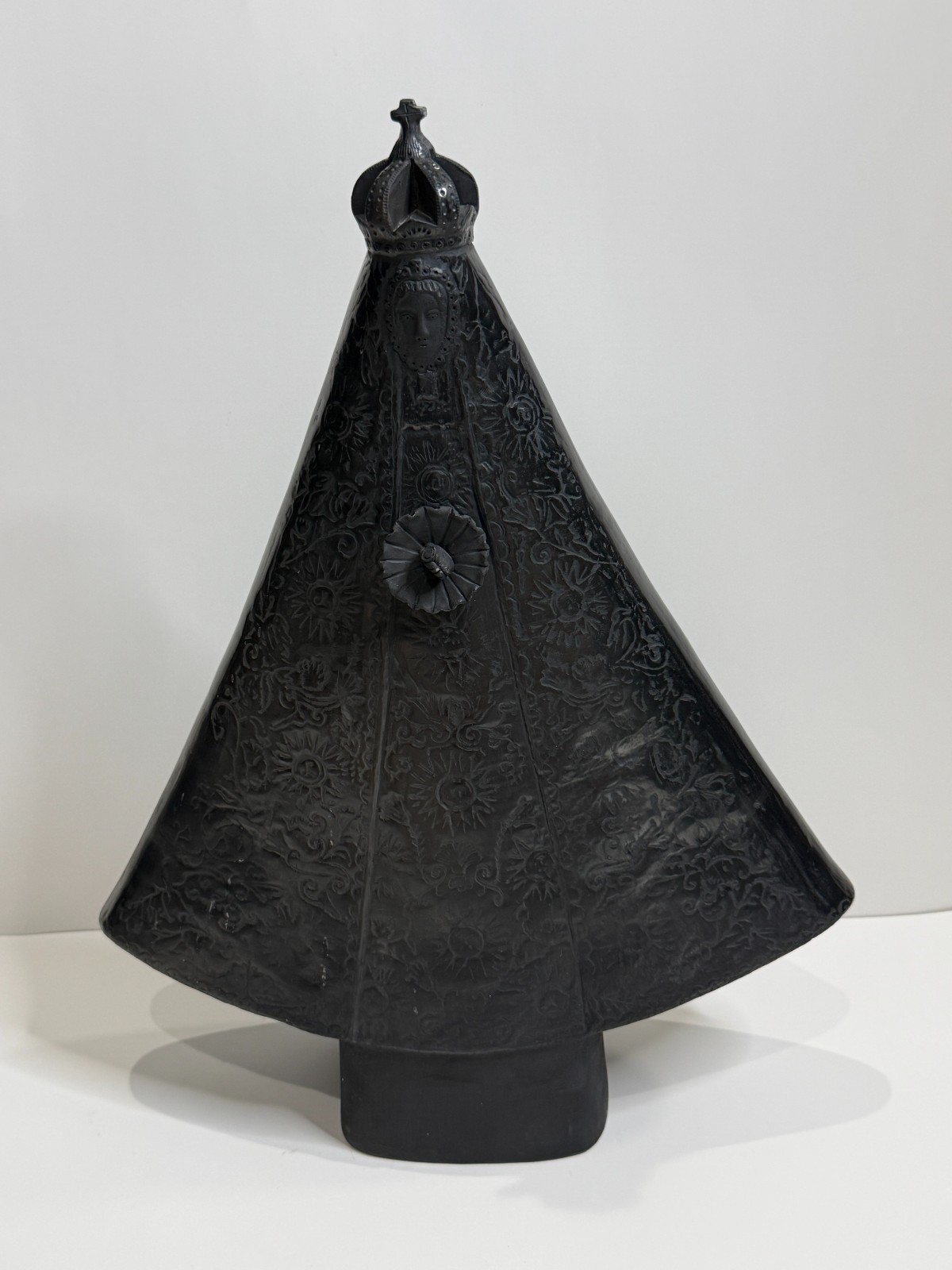 Vintage Oaxaca Black Pottery Virgen de la Soledad Madonna Sculpture 17.25