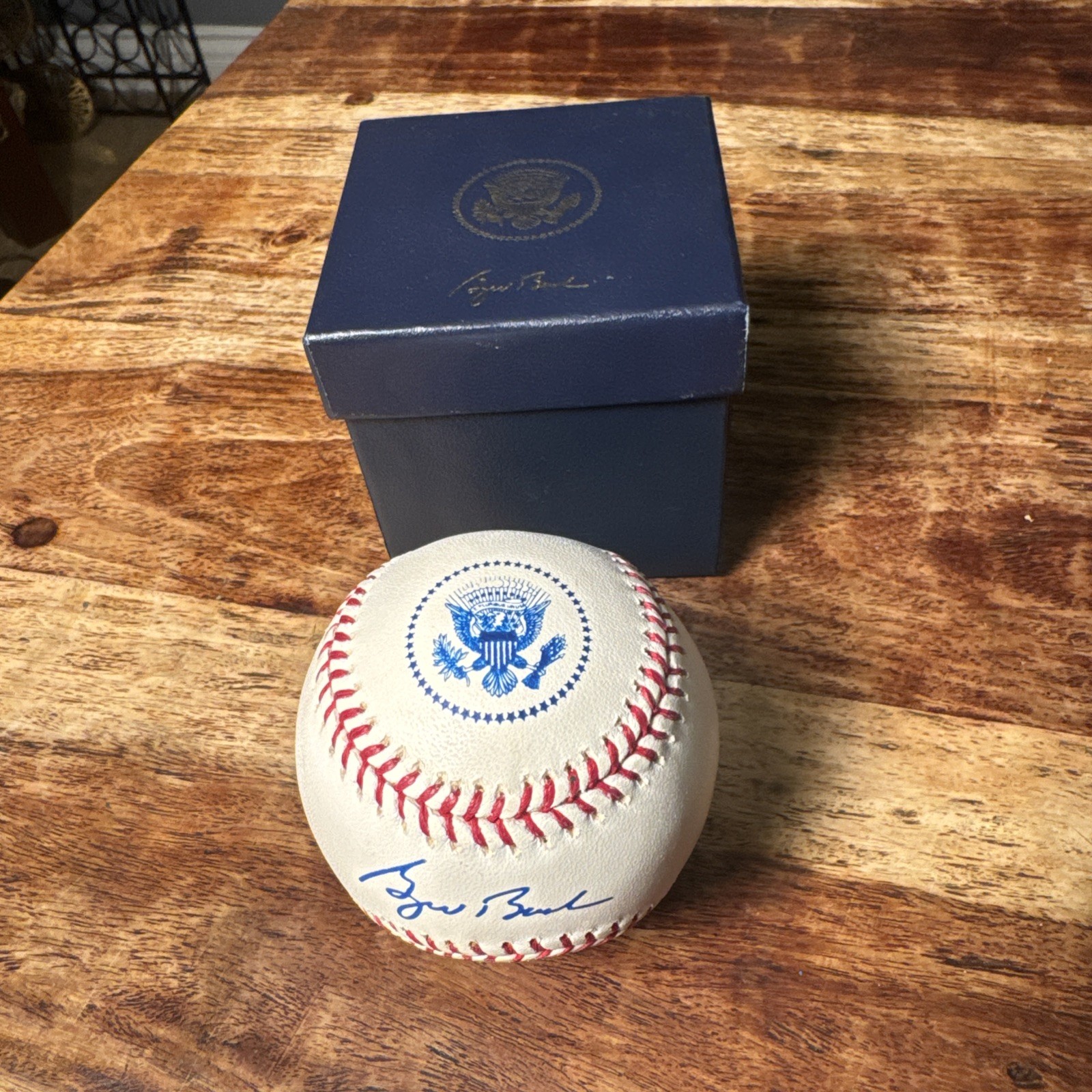 George W. Bush Presidential Seal VIP White House Issue Gift Baseball