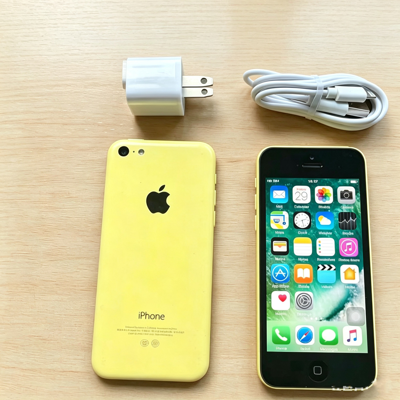 Yellow Apple iPhone 5C - 8 GB / 16 GB / 32GB -Unlocked New battery - Test Yellow Apple iPhone 5C - 8 GB / 16 GB / 32GB -Unlocked New battery - Test