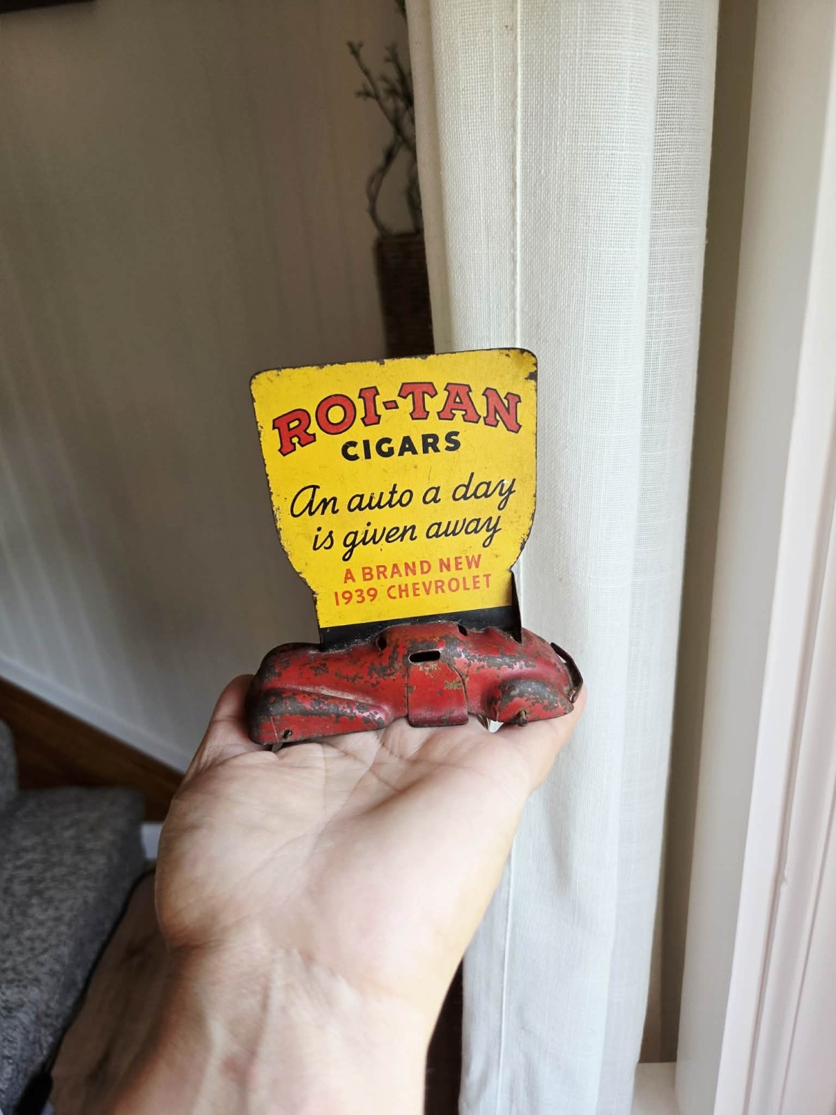 Vintage 1939 Wyandotte Car Toy With Roi-Tan Cigars Chevrolet Advertising Sign