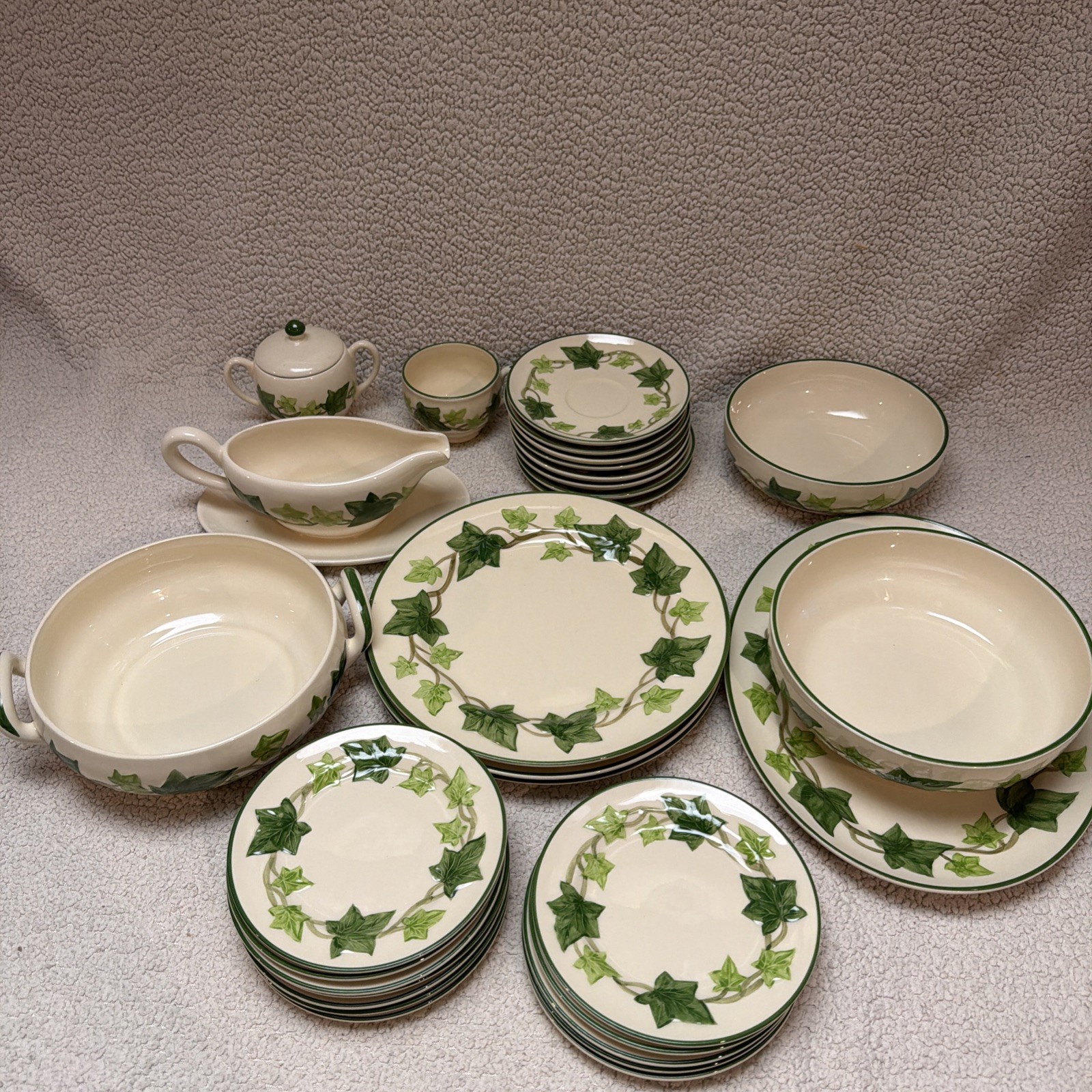 Vintage Franciscan Ivy Dinnerware 31 Pc Lot USA Plates Bowls Serving Pieces