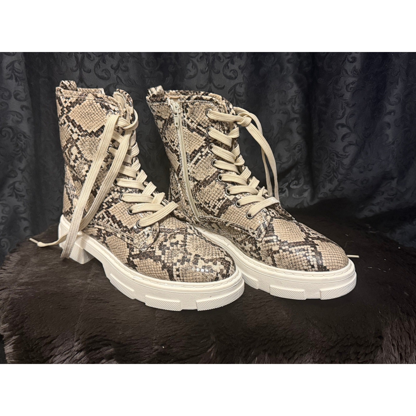 Snakeskin Chunky Combat Boots - Side Zip Lace Up Size 6.5