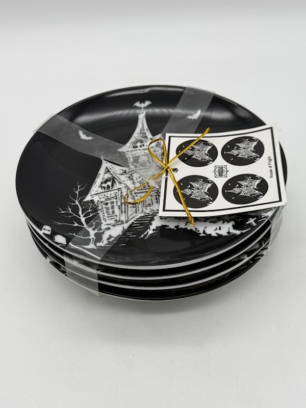 222 Fifth Halloween Set of 4 Houe of Fright Porcelain Appetizer Plates NWT