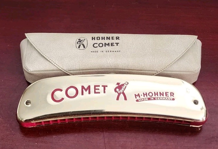 VINTAGE HOHNER COMET HARMONICA. KEY OF C. MADE IN GERMANY. W/CASE. WORKS 