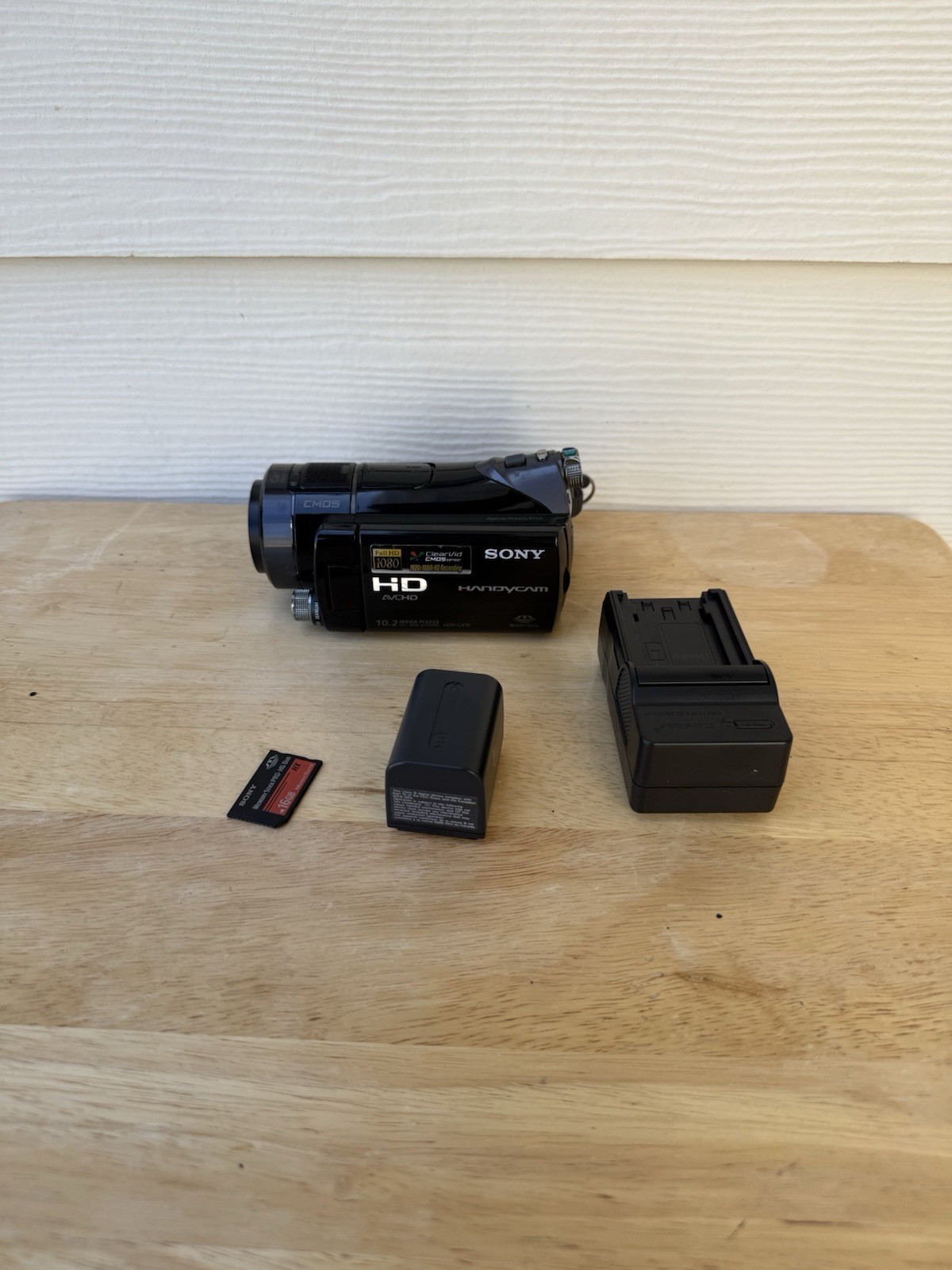 Sony Handycam HDR-CX12 Flash Media Camcorder W/ Charger & 16GB SD